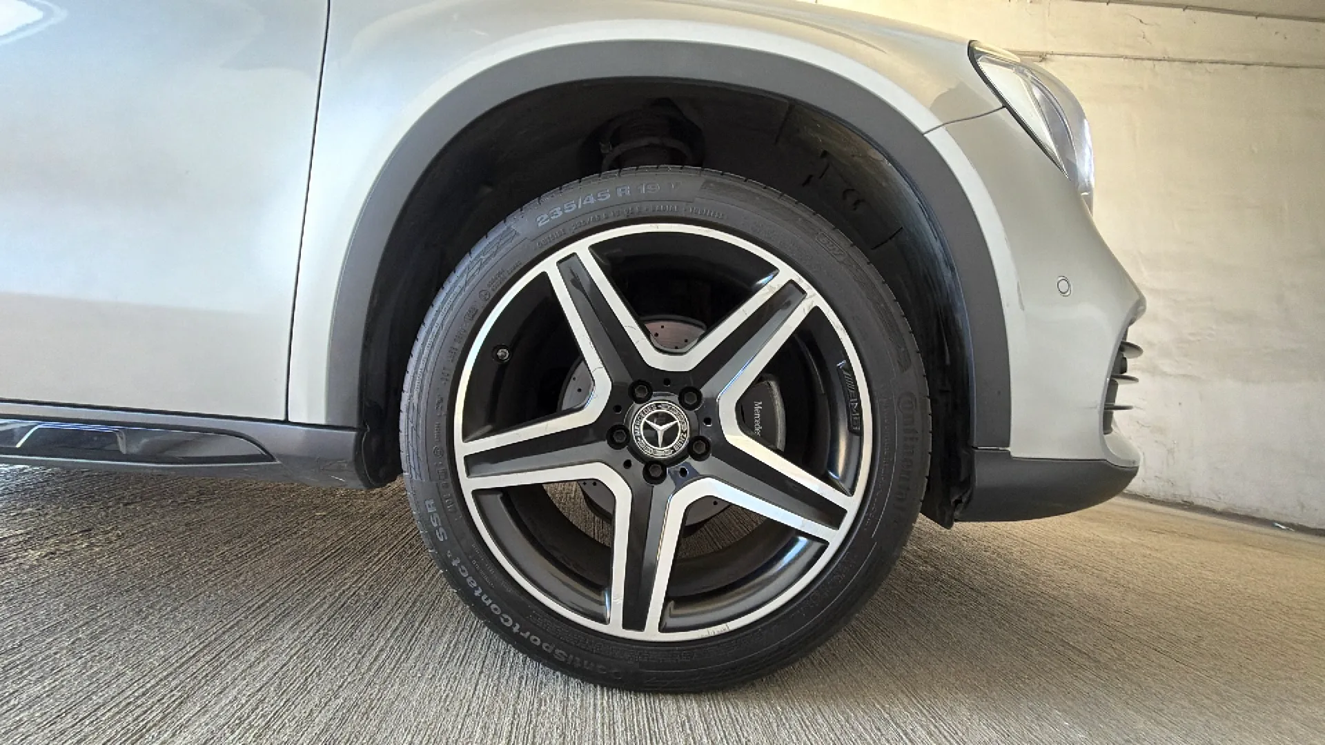Mercedes-Benz GLA 180 - foto 37
