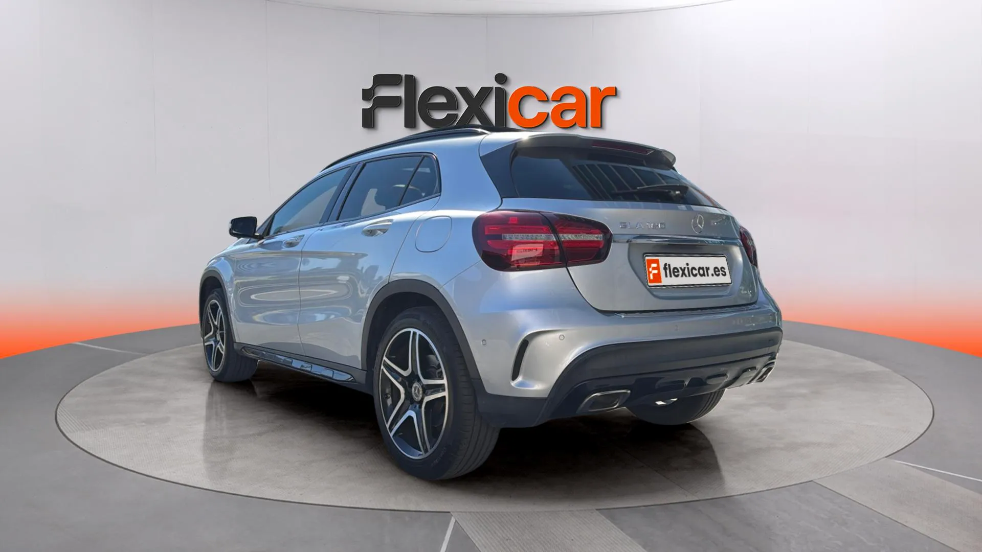 Mercedes-Benz GLA 180 - foto 5
