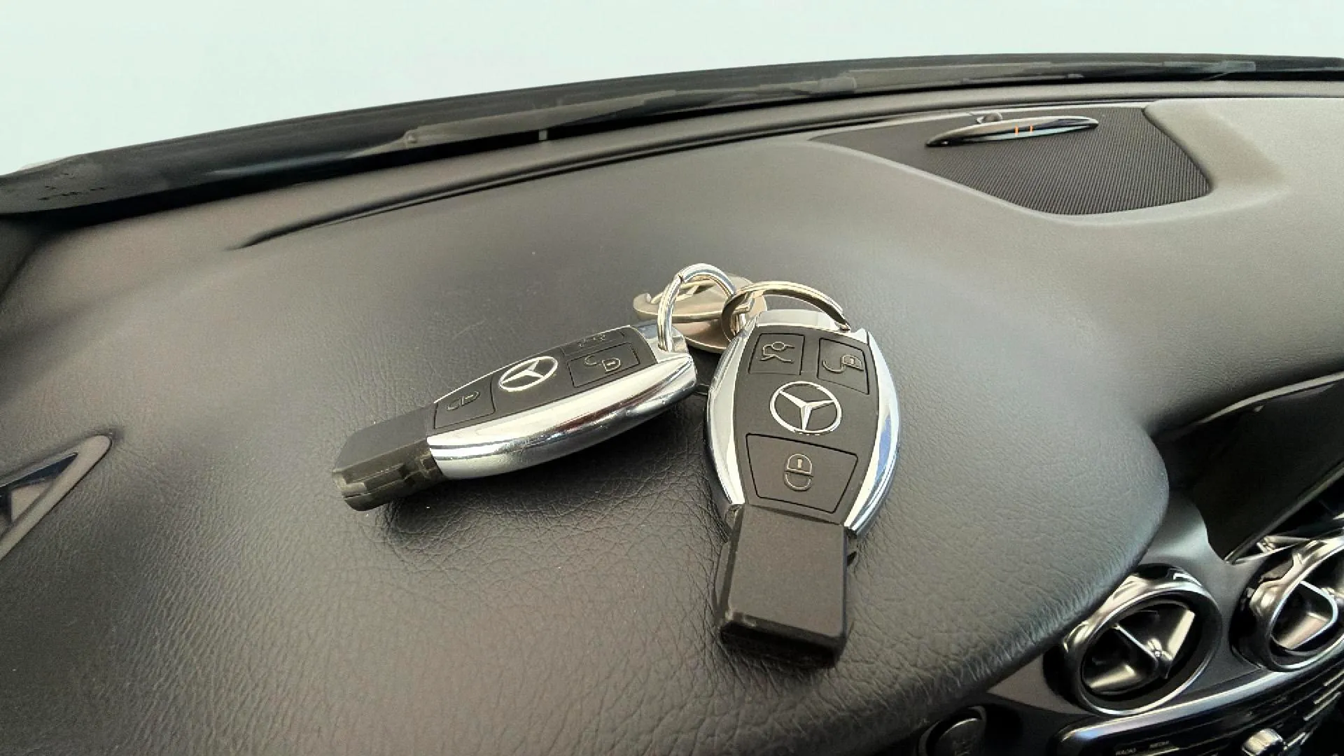 Mercedes-Benz GLA 180 - foto 35