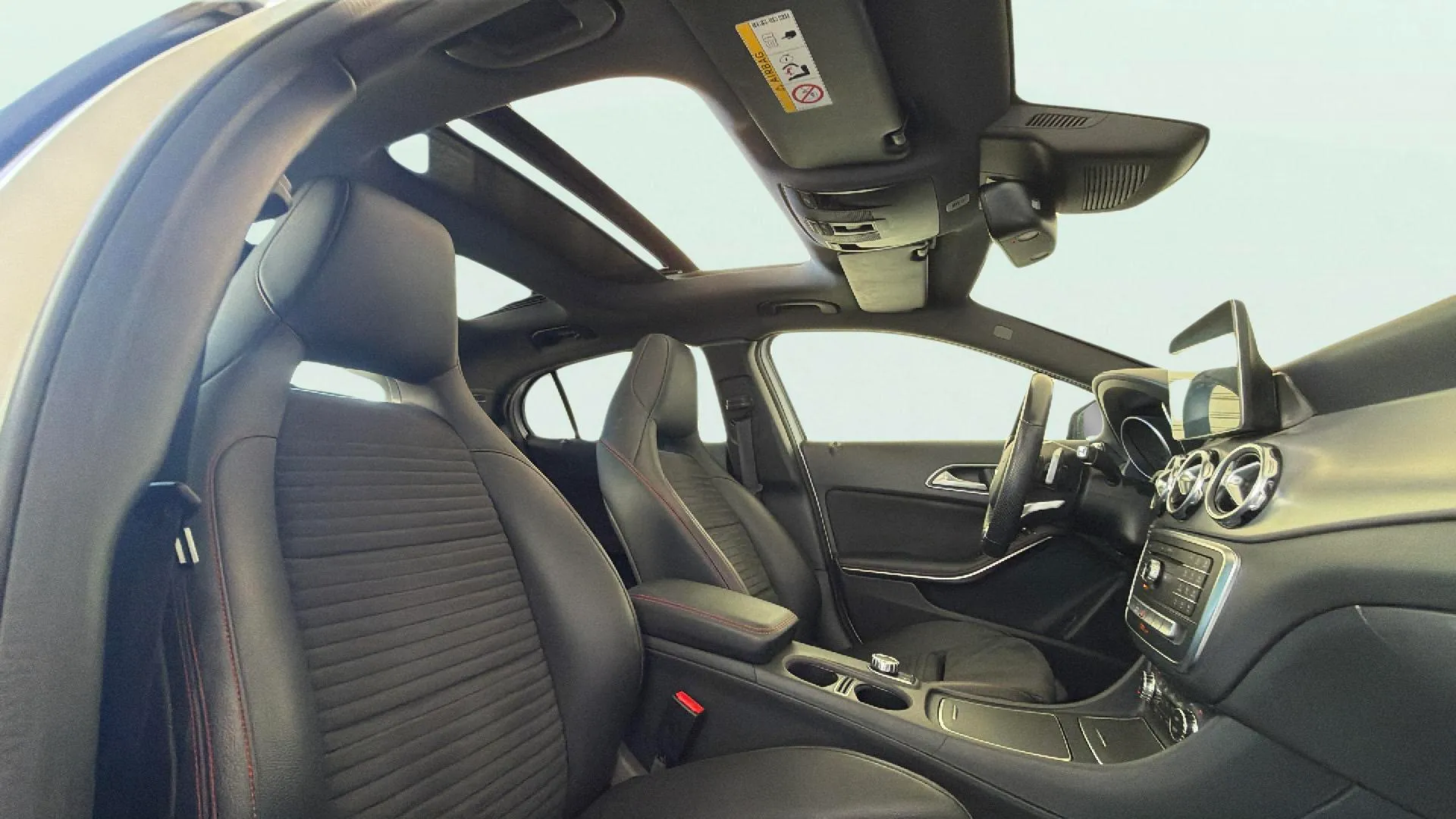Mercedes-Benz GLA 180 - foto 22