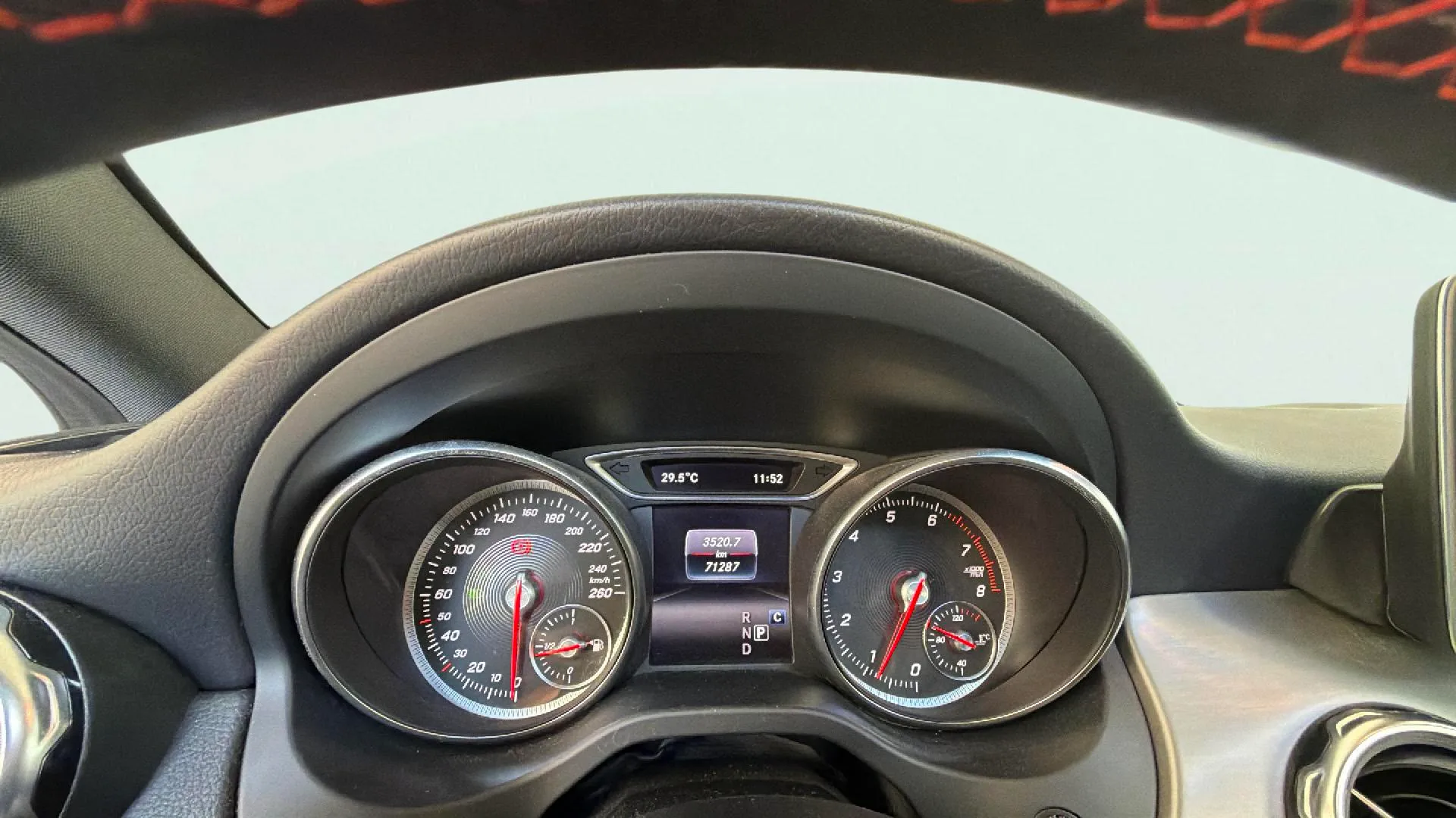 Mercedes-Benz GLA 180 - foto 9