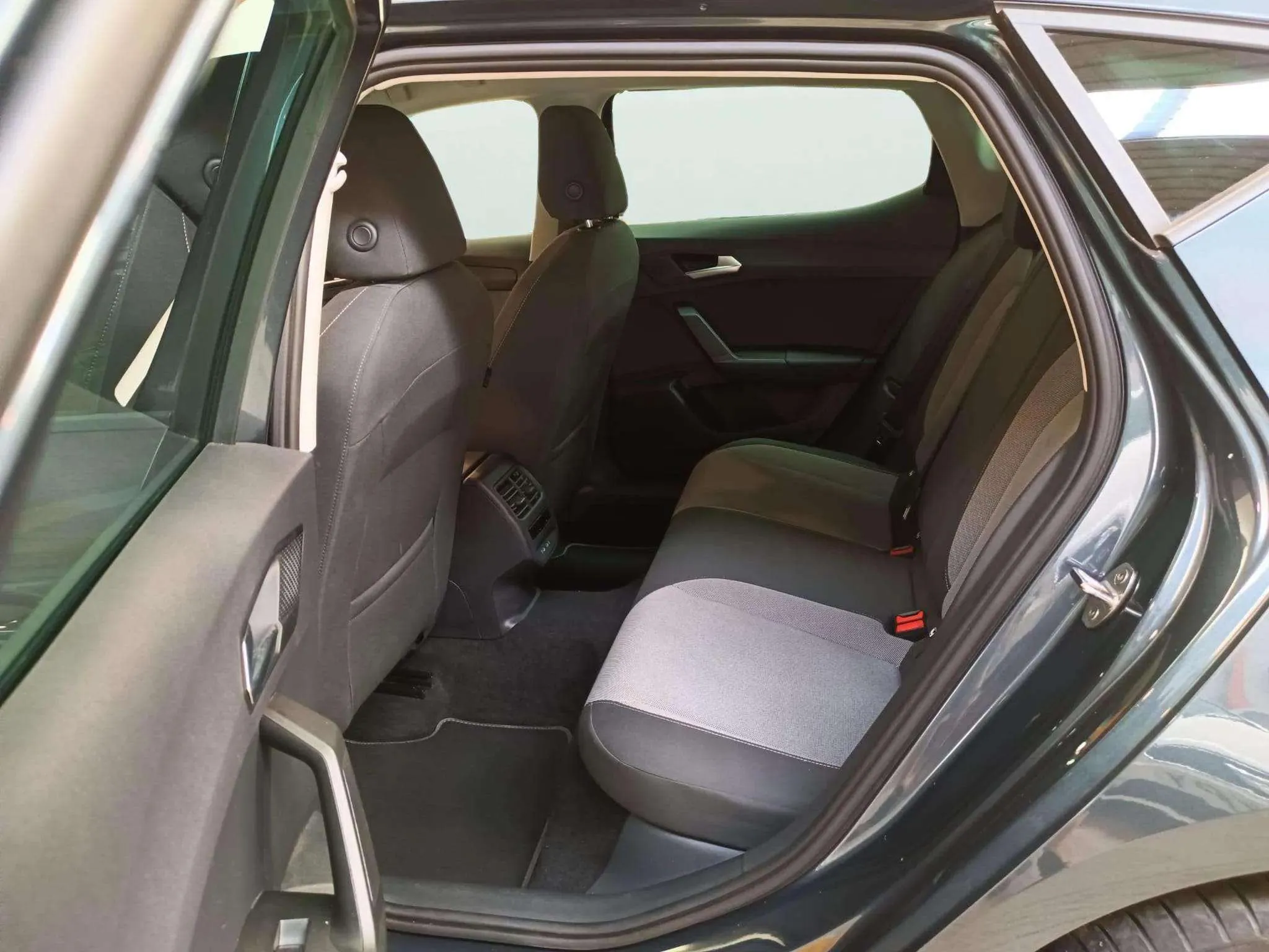 SEAT León 1.5 TSI FR 75 Aniversario - foto 17