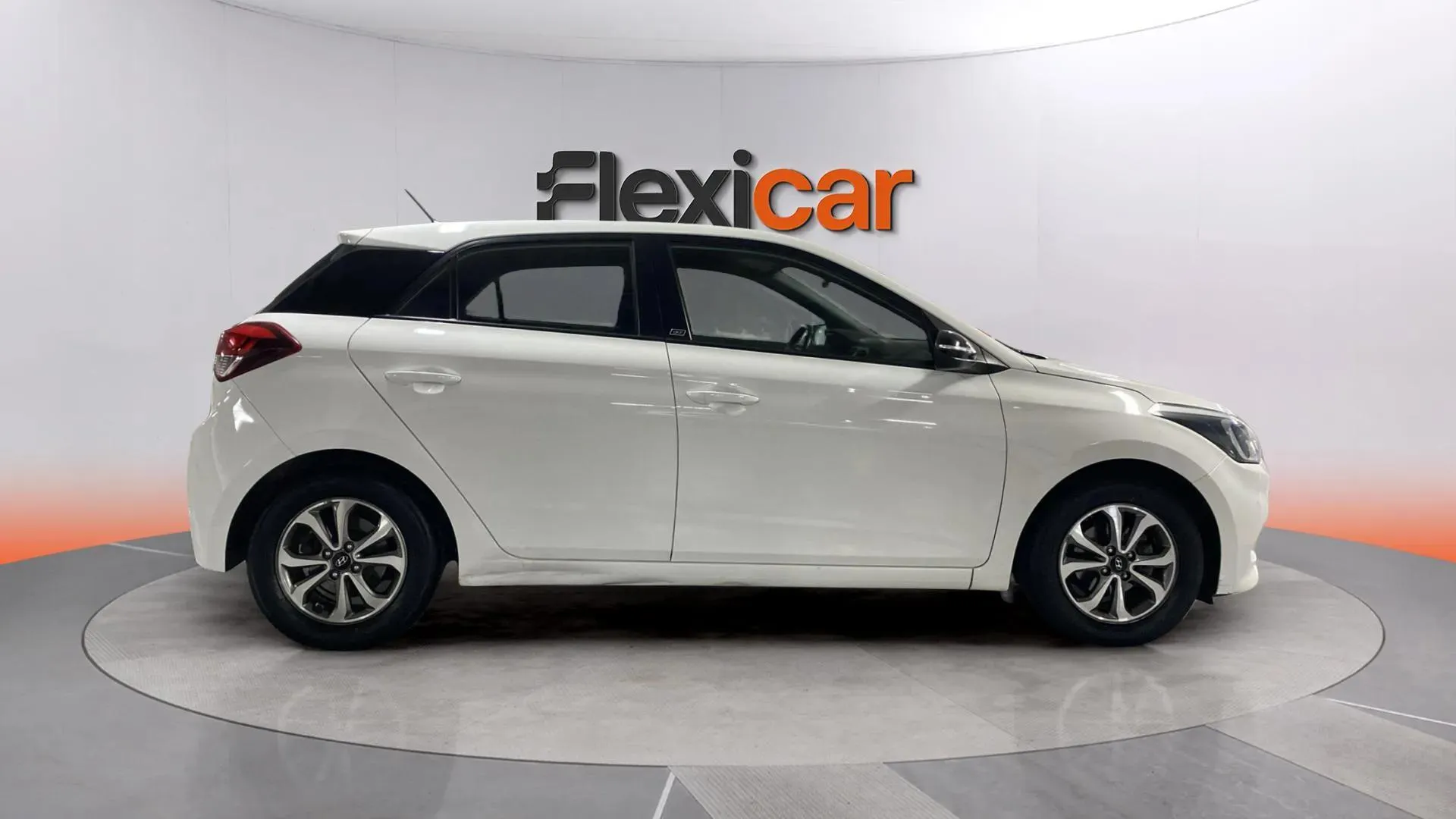 Hyundai i20 1.2 MPI Essence LE - foto 8