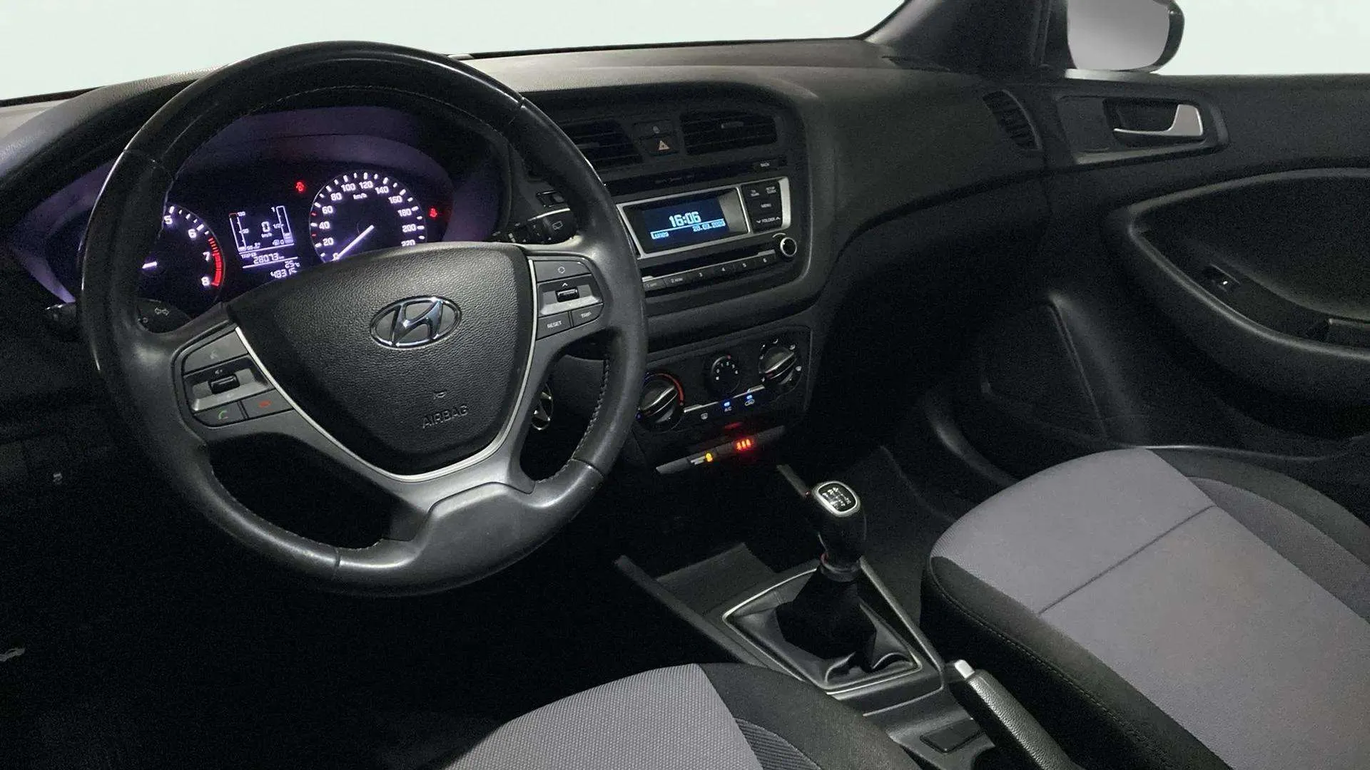 Hyundai i20 1.2 MPI Essence LE - foto 9