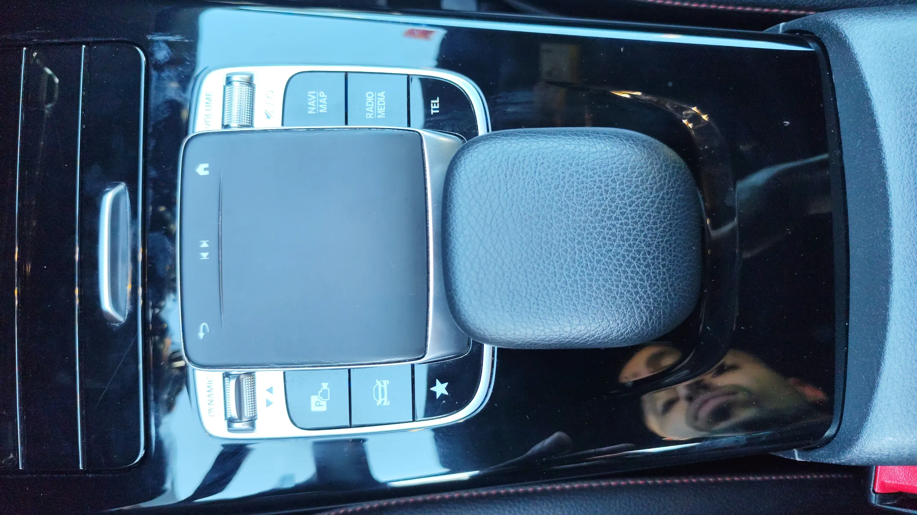 Mercedes-Benz CLA 180 - foto 12