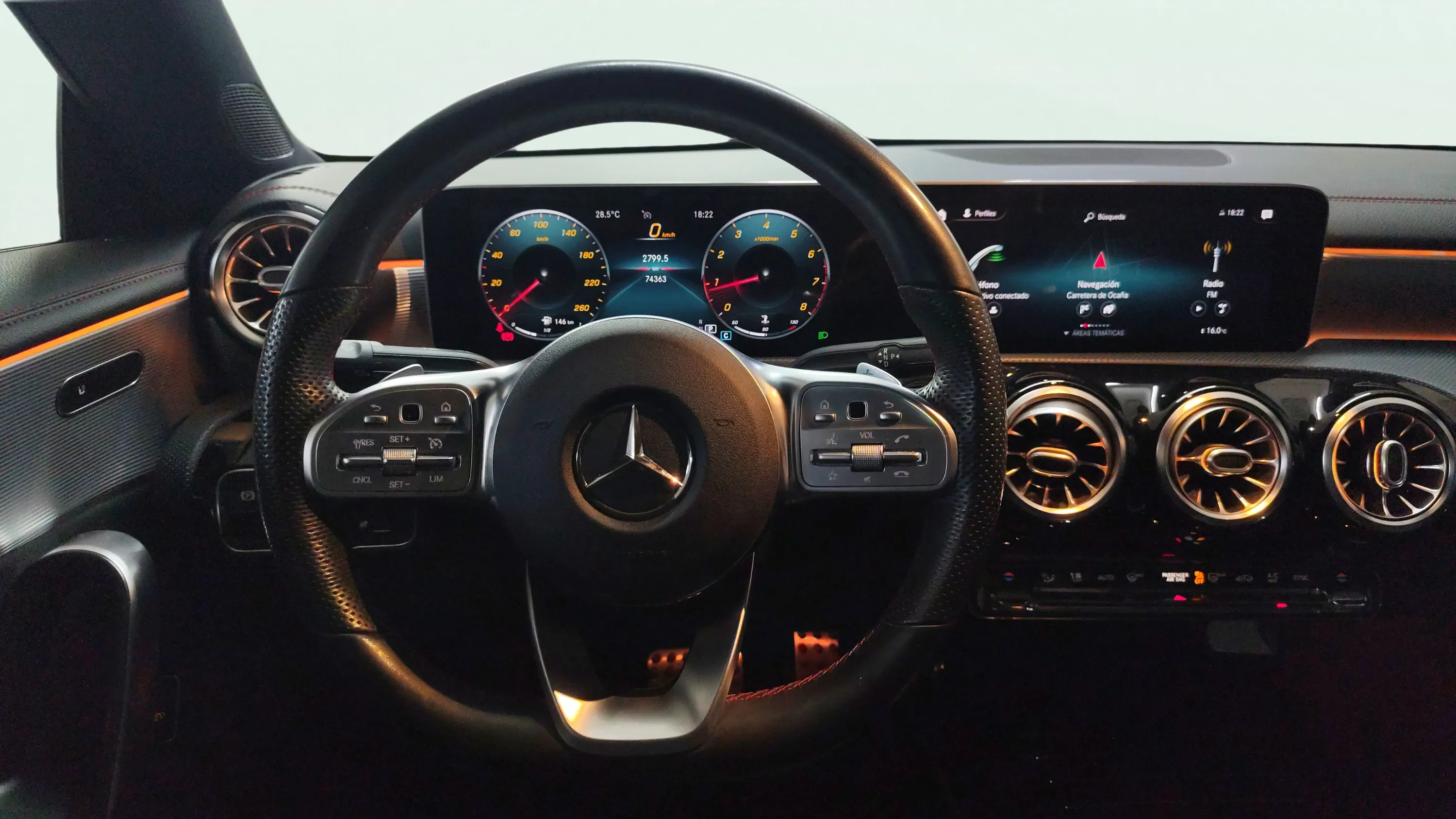 Mercedes-Benz CLA 180 - foto 13