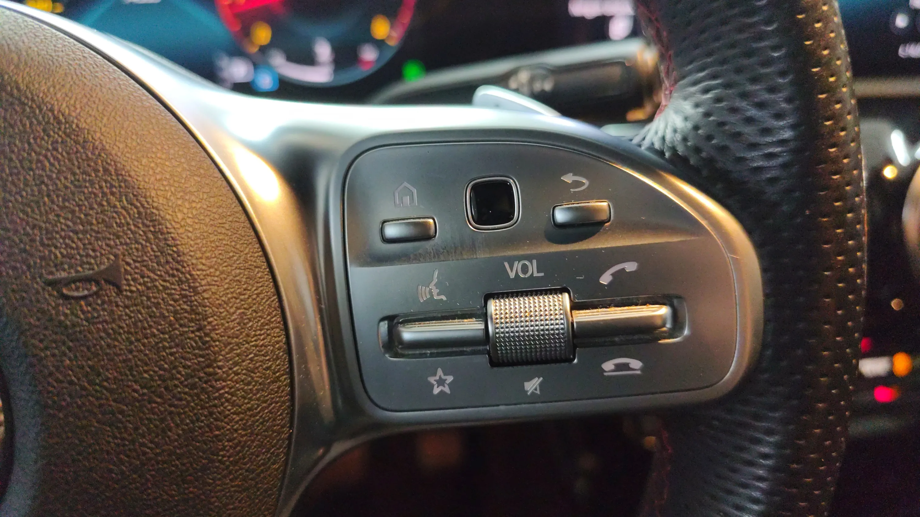 Mercedes-Benz CLA 180 - foto 19