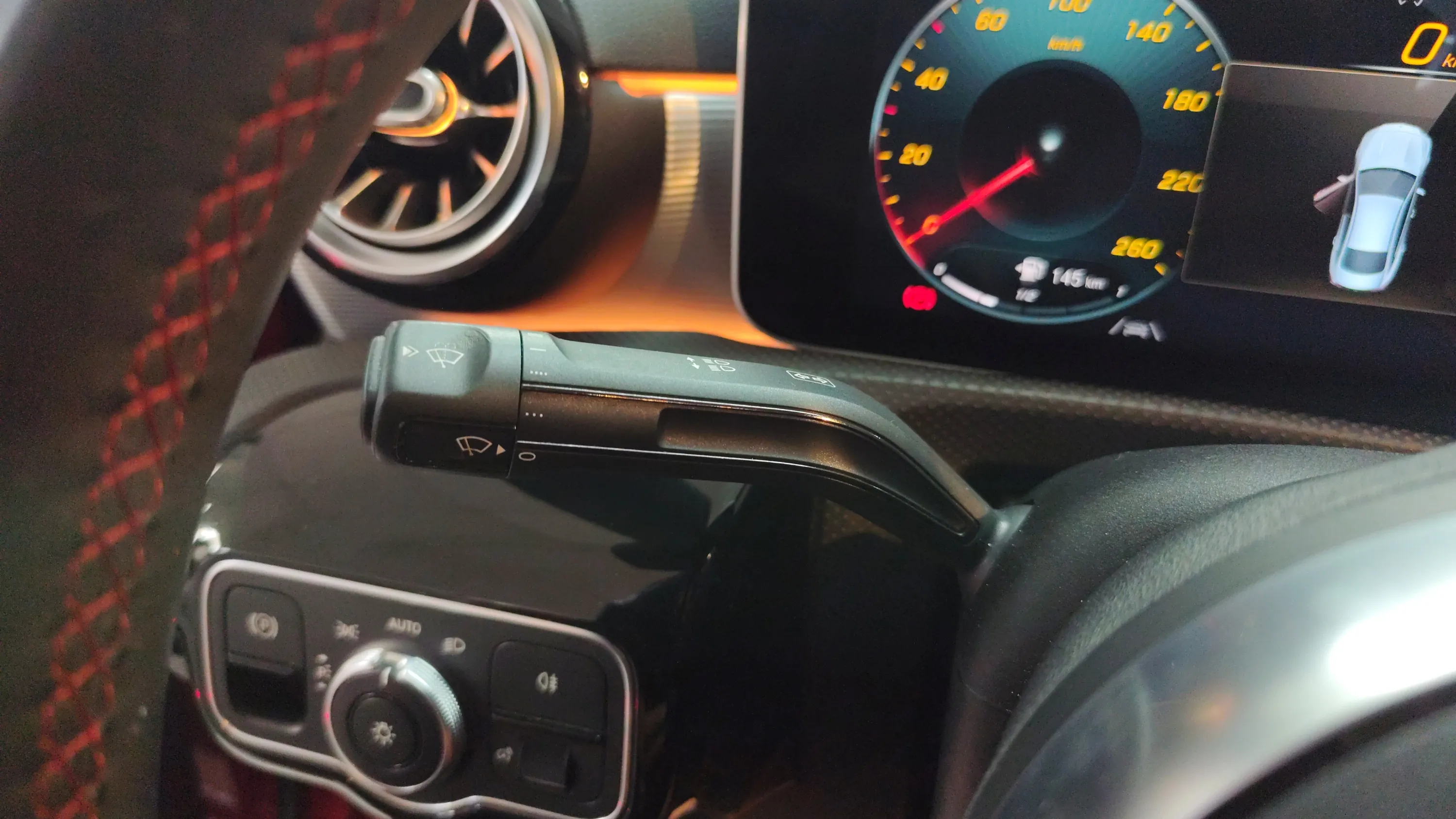 Mercedes-Benz CLA 180 - foto 17