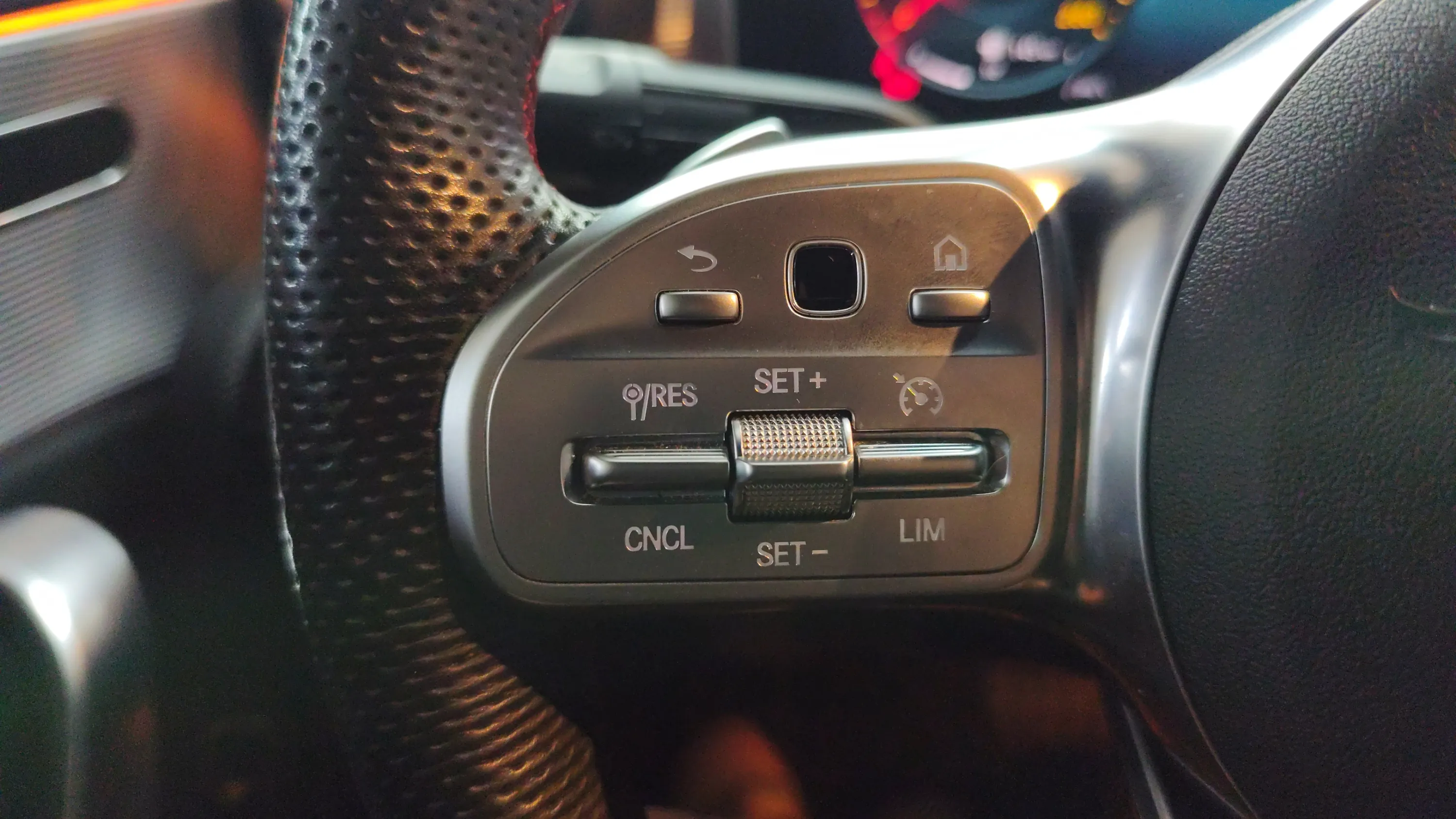 Mercedes-Benz CLA 180 - foto 18