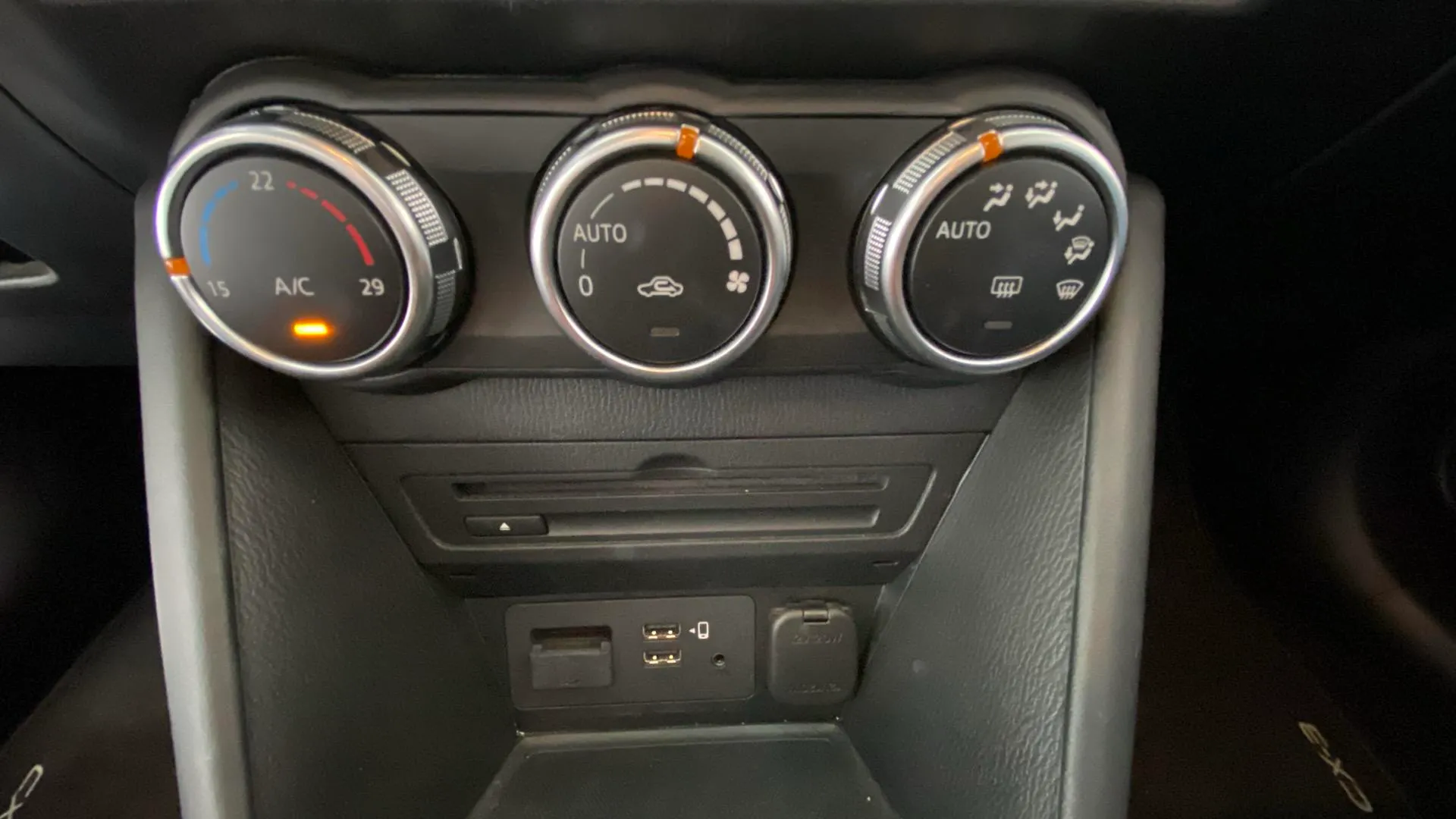 Mazda CX-3 2.0 G 2WD Evolution - foto 29
