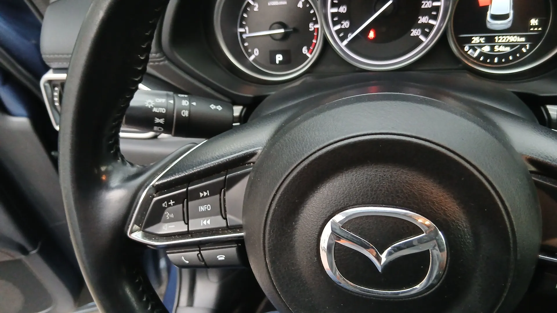 Mazda CX-5 2.2 D 4WD Evolution Design Nav - foto 14
