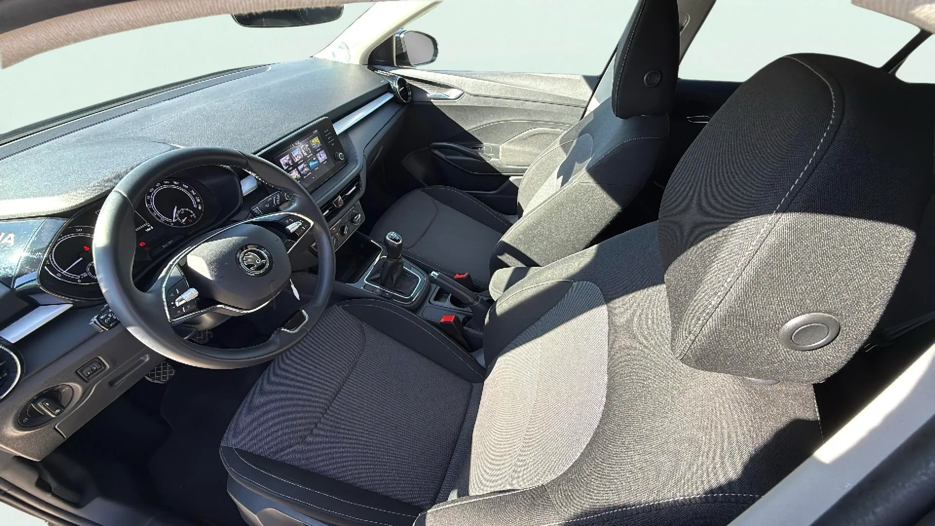 Škoda Fabia 1.0 MPI Active - foto 9