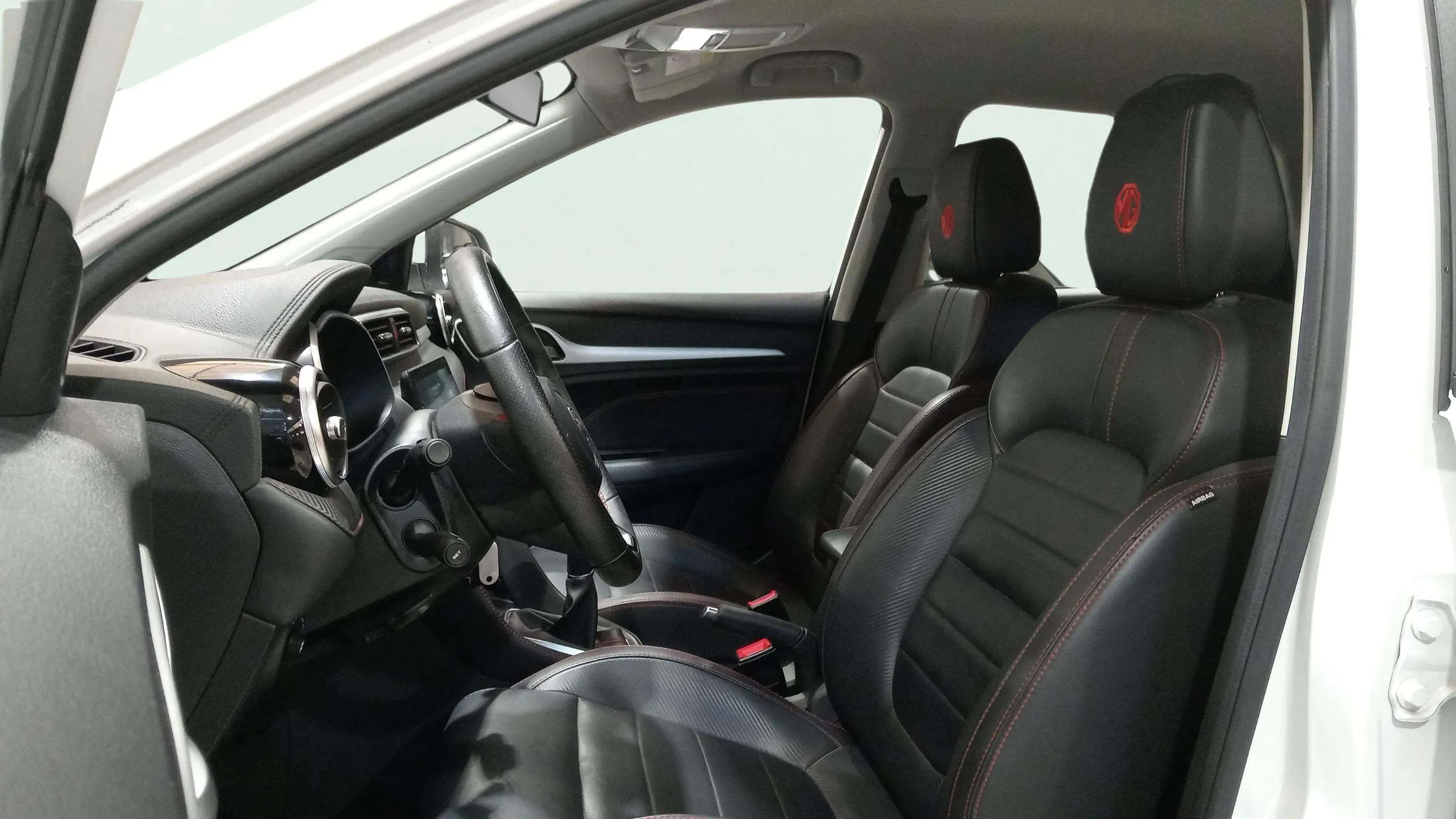 MG ZS 1.5 Luxury - foto 15