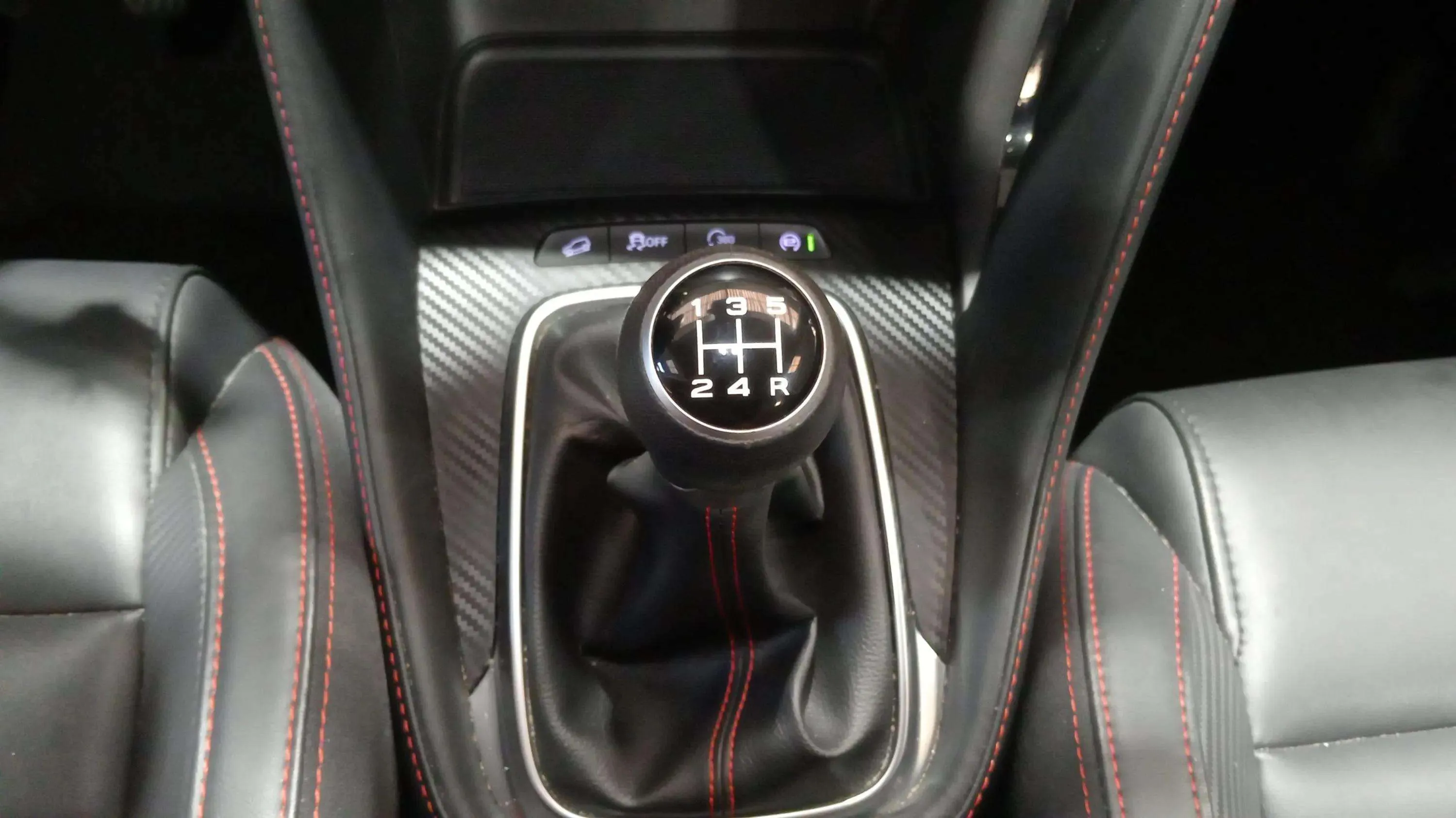 MG ZS 1.5 Luxury - foto 13