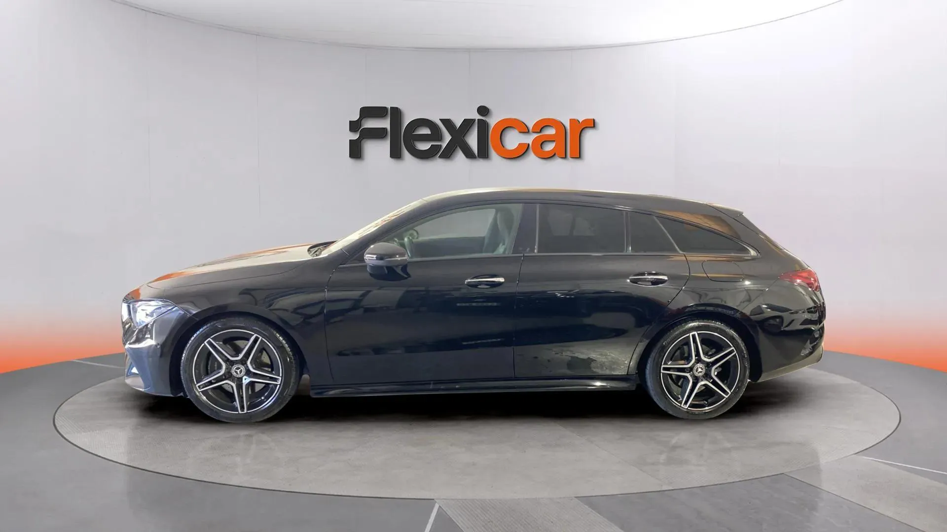 Mercedes-Benz CLA 200 D DCT Shooting Brake - foto 3