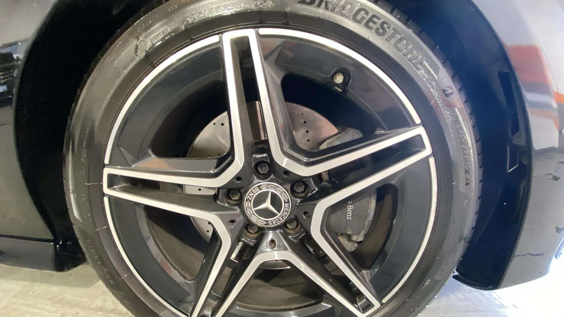 Mercedes-Benz CLA 200 D DCT Shooting Brake - foto 21