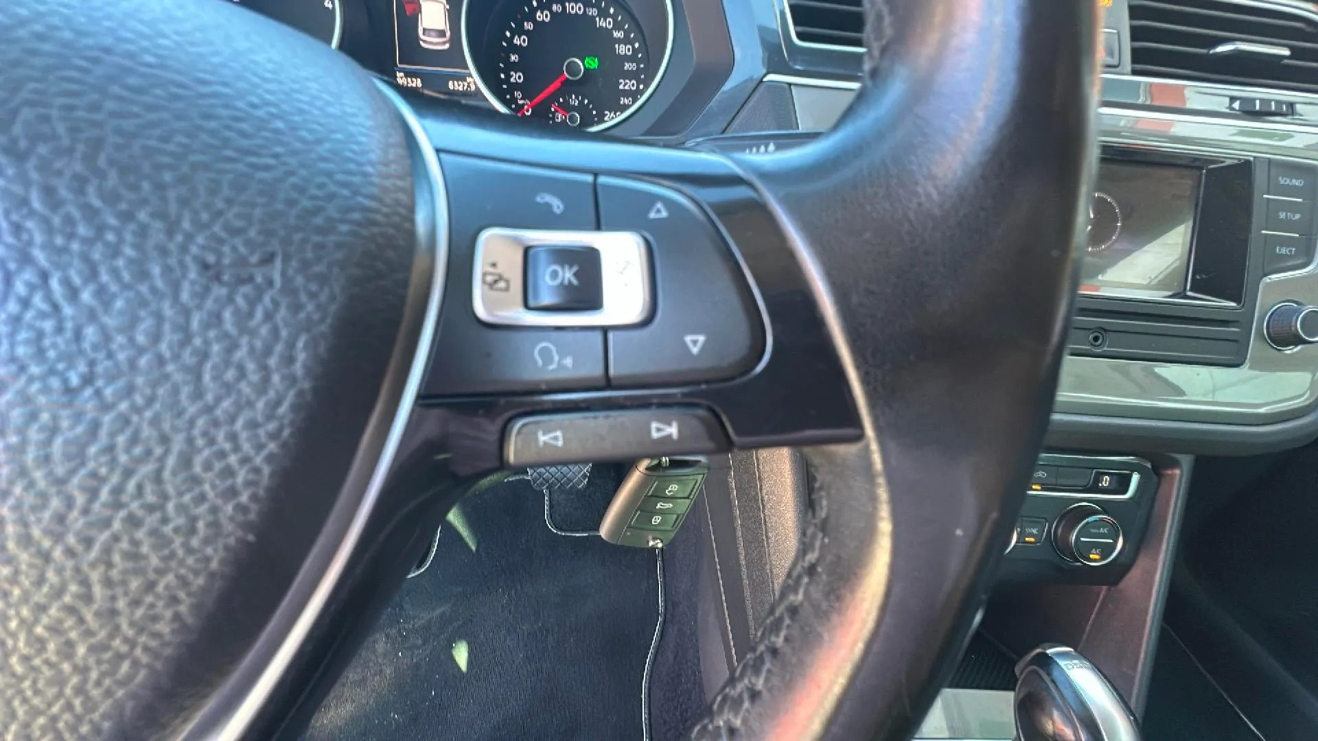 Volkswagen Tiguan Advance 2.0 TDI DSG - foto 18