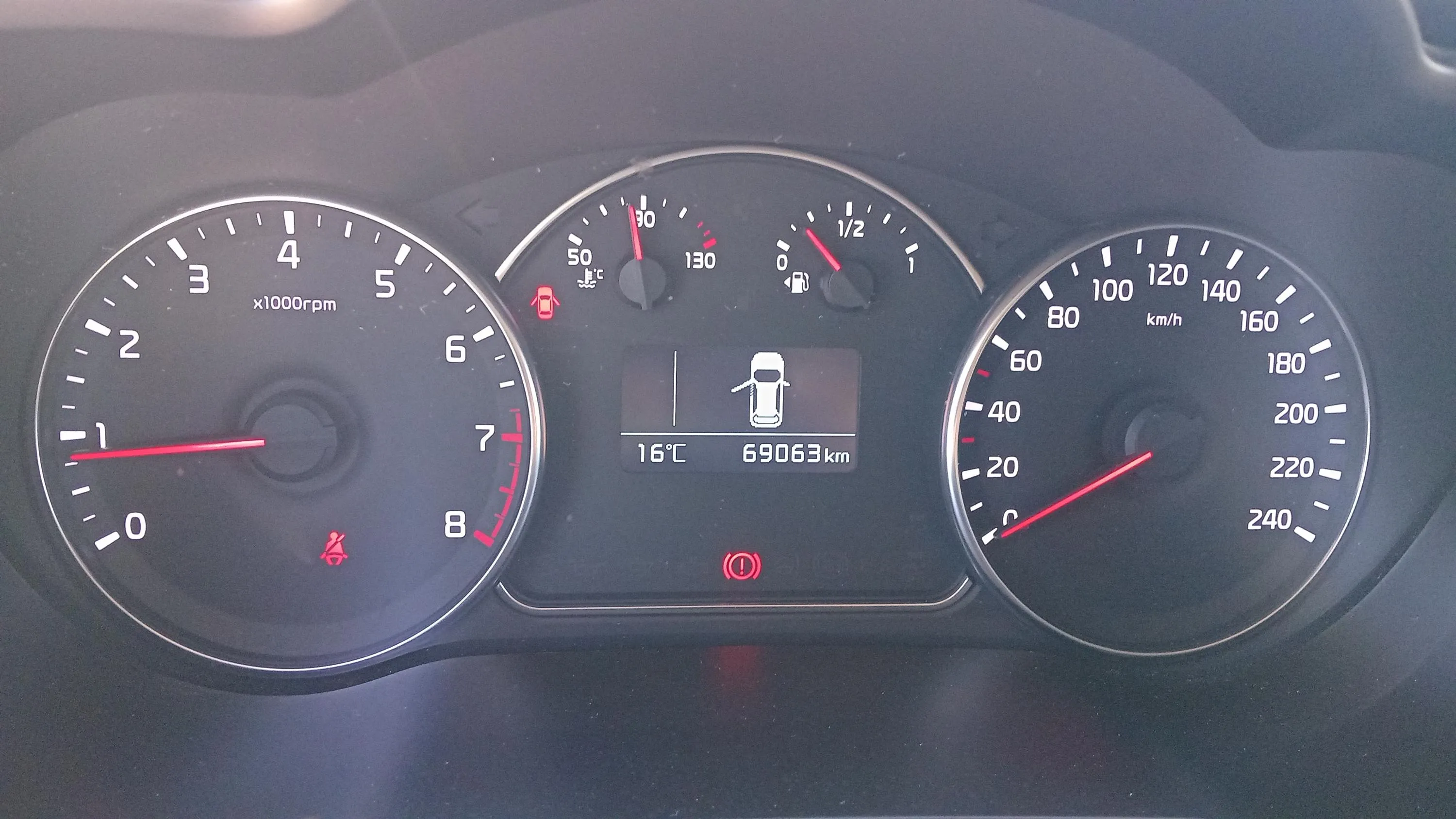 Kia Carens 1.6 GDi Basic - foto 16