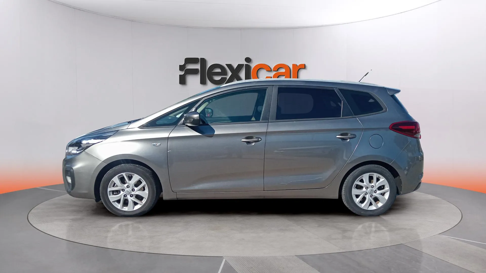 Kia Carens 1.6 GDi Basic - foto 6