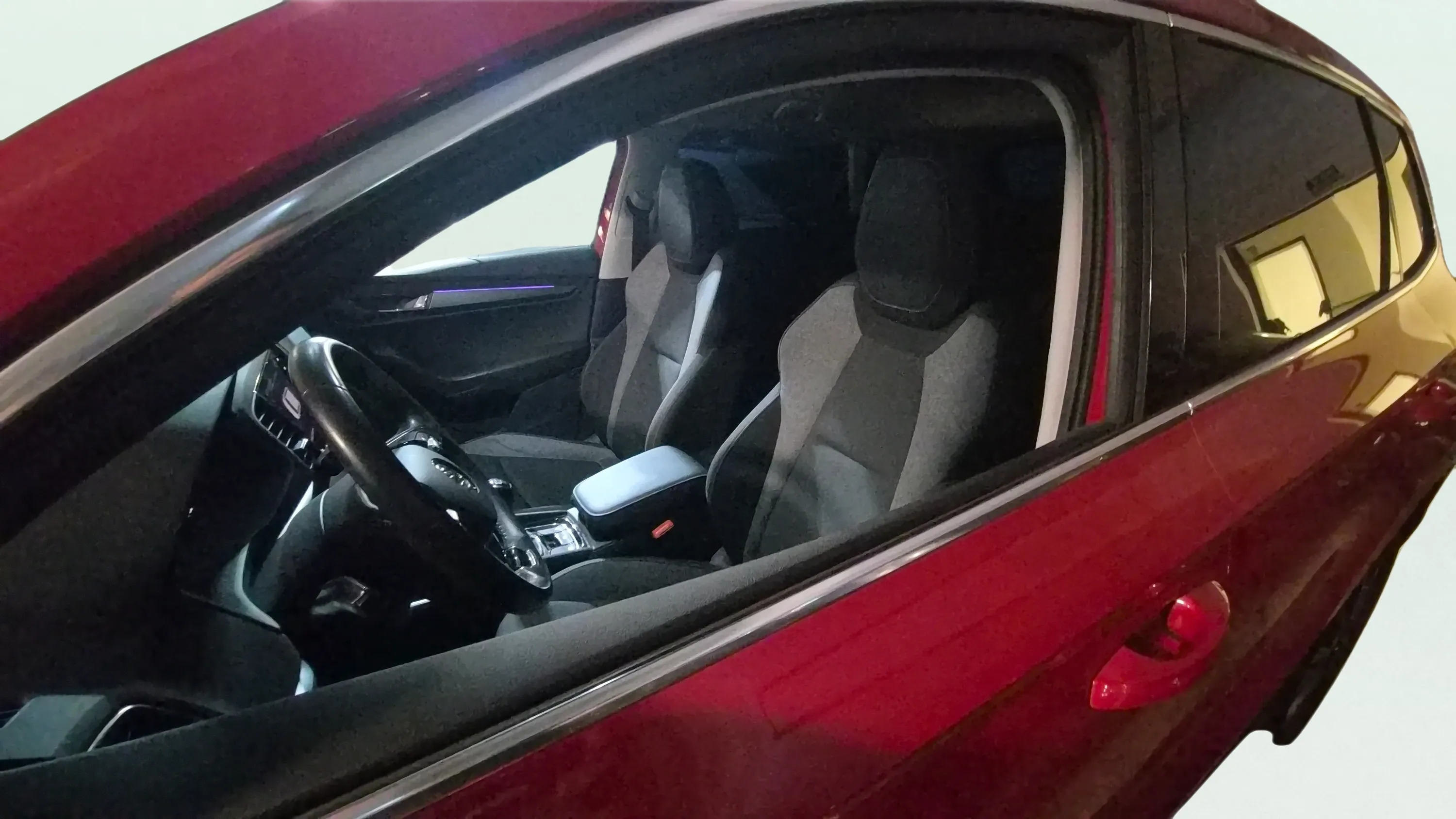Škoda Karoq 1.0 TSI Active - foto 12
