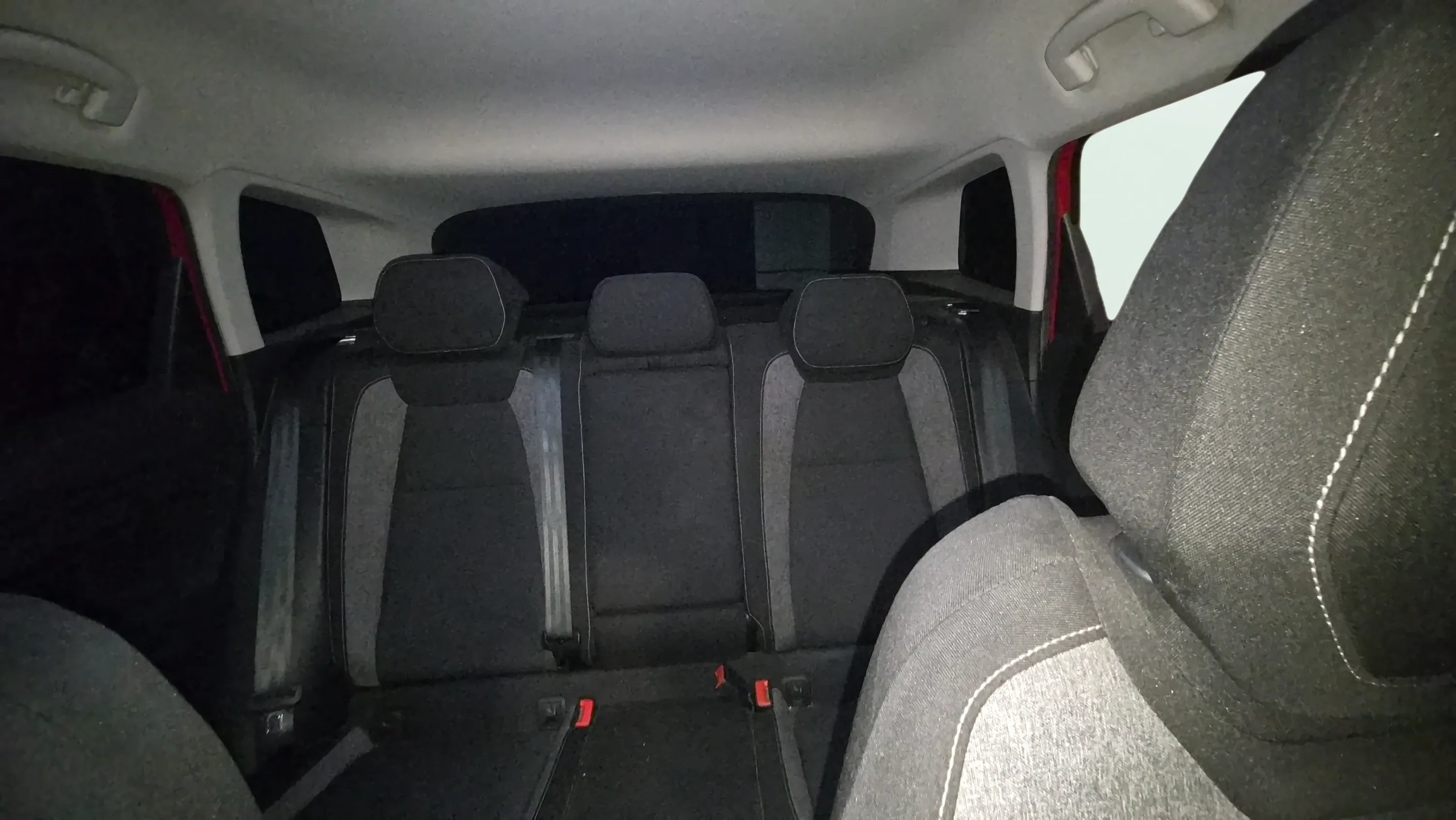 Škoda Karoq 1.0 TSI Active - foto 10