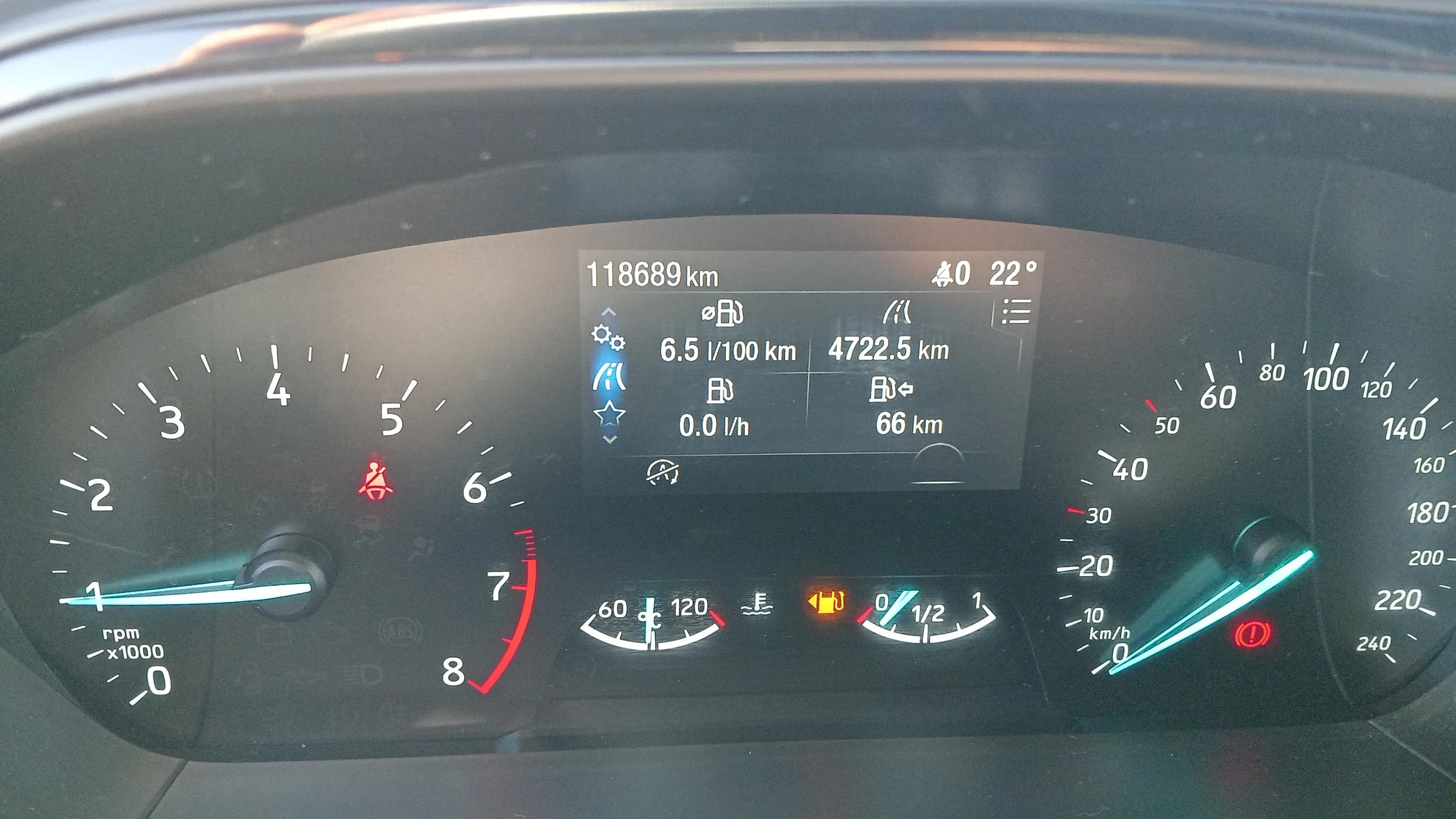 Ford Focus 1.0 EcoBoost MHEV ST-Line Design SIP - foto 16