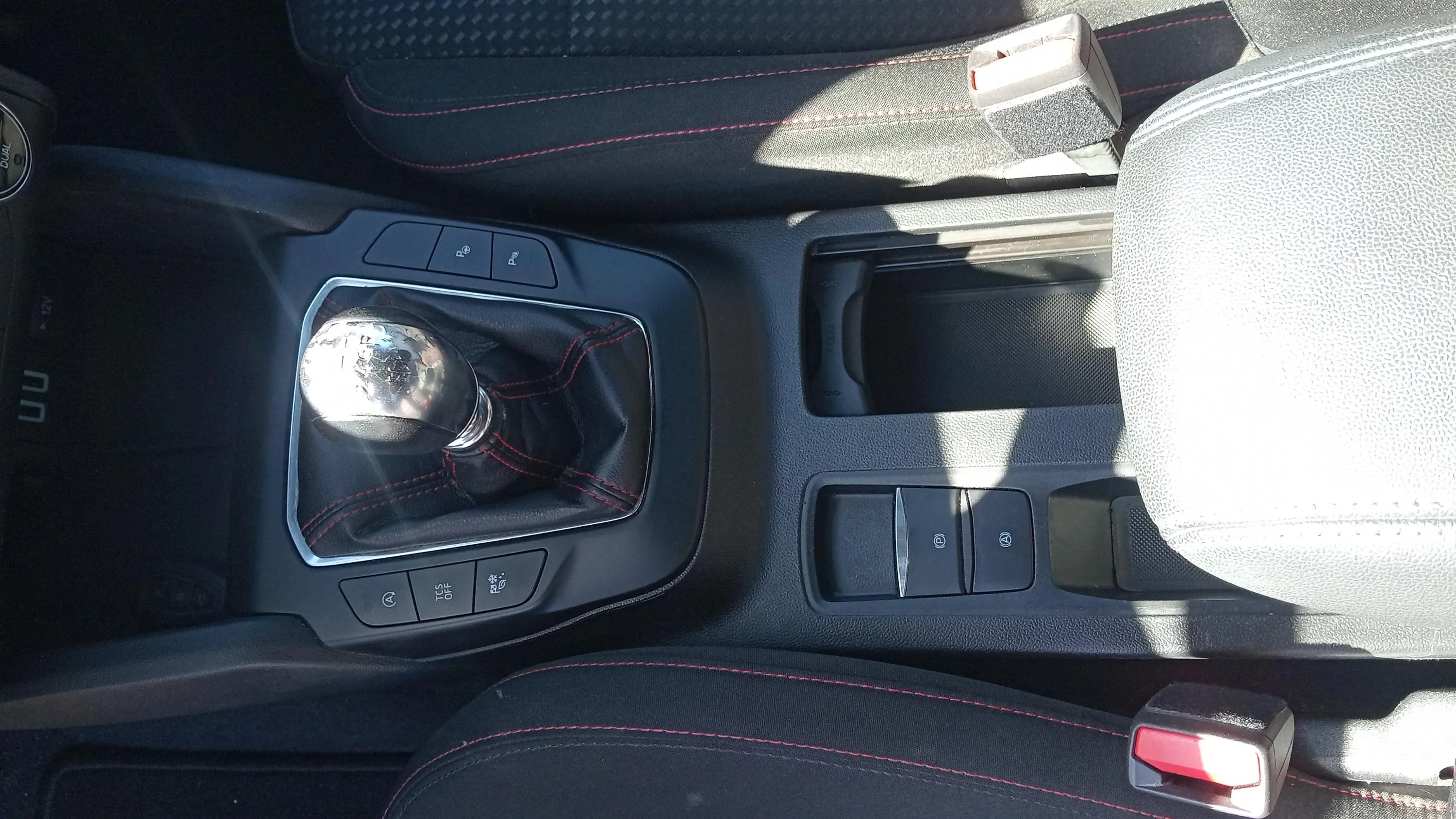 Ford Focus 1.0 EcoBoost MHEV ST-Line Design SIP - foto 23