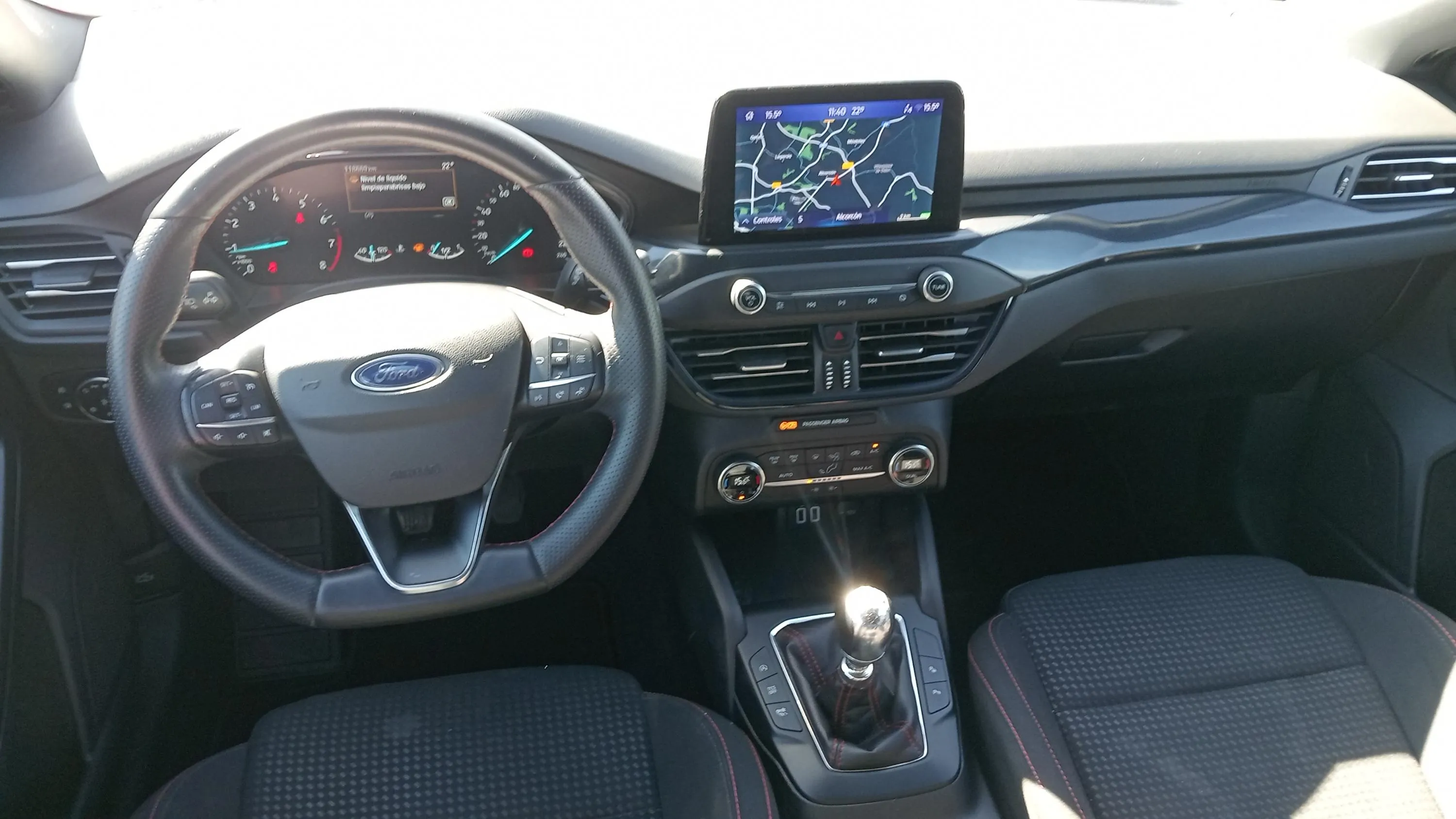 Ford Focus 1.0 EcoBoost MHEV ST-Line Design SIP - foto 15