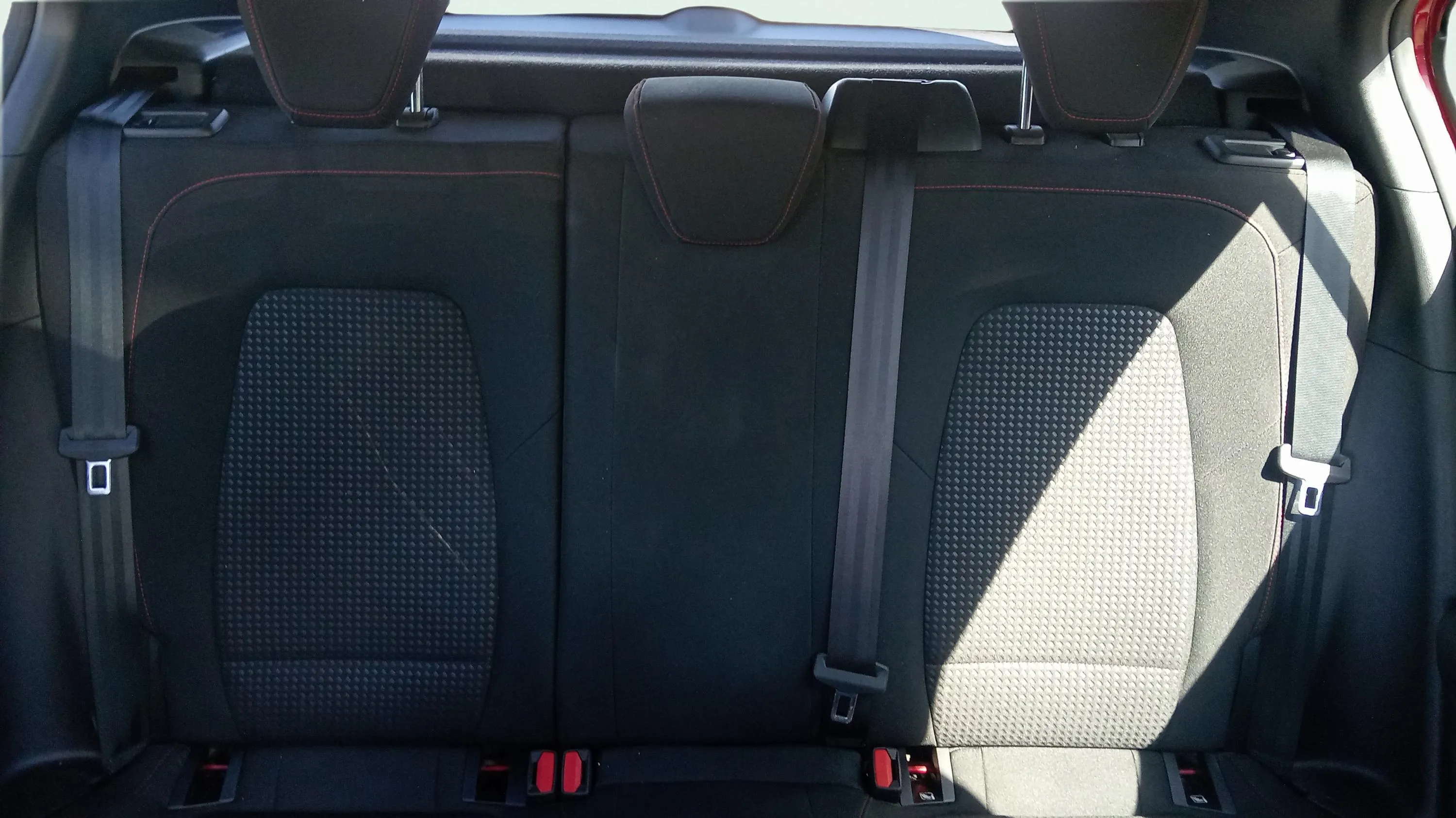 Ford Focus 1.0 EcoBoost MHEV ST-Line Design SIP - foto 19