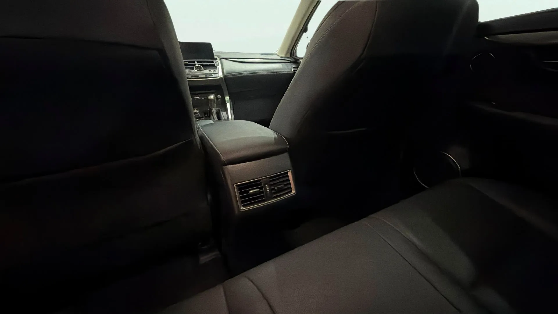 Lexus NX 2.5 300h Premium 2WD - foto 26