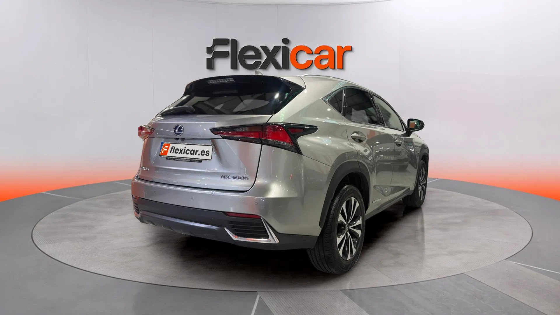 Lexus NX 2.5 300h Premium 2WD - foto 7