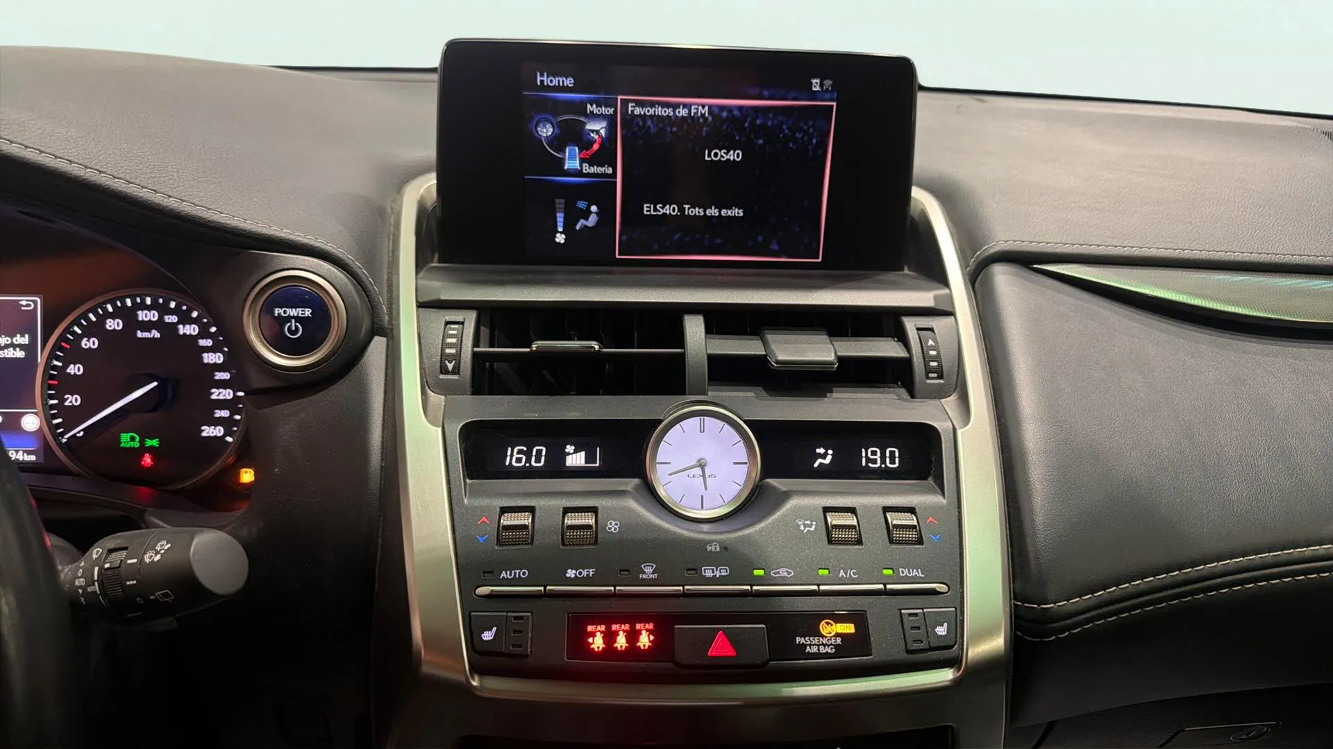 Lexus NX 2.5 300h Premium 2WD - foto 13