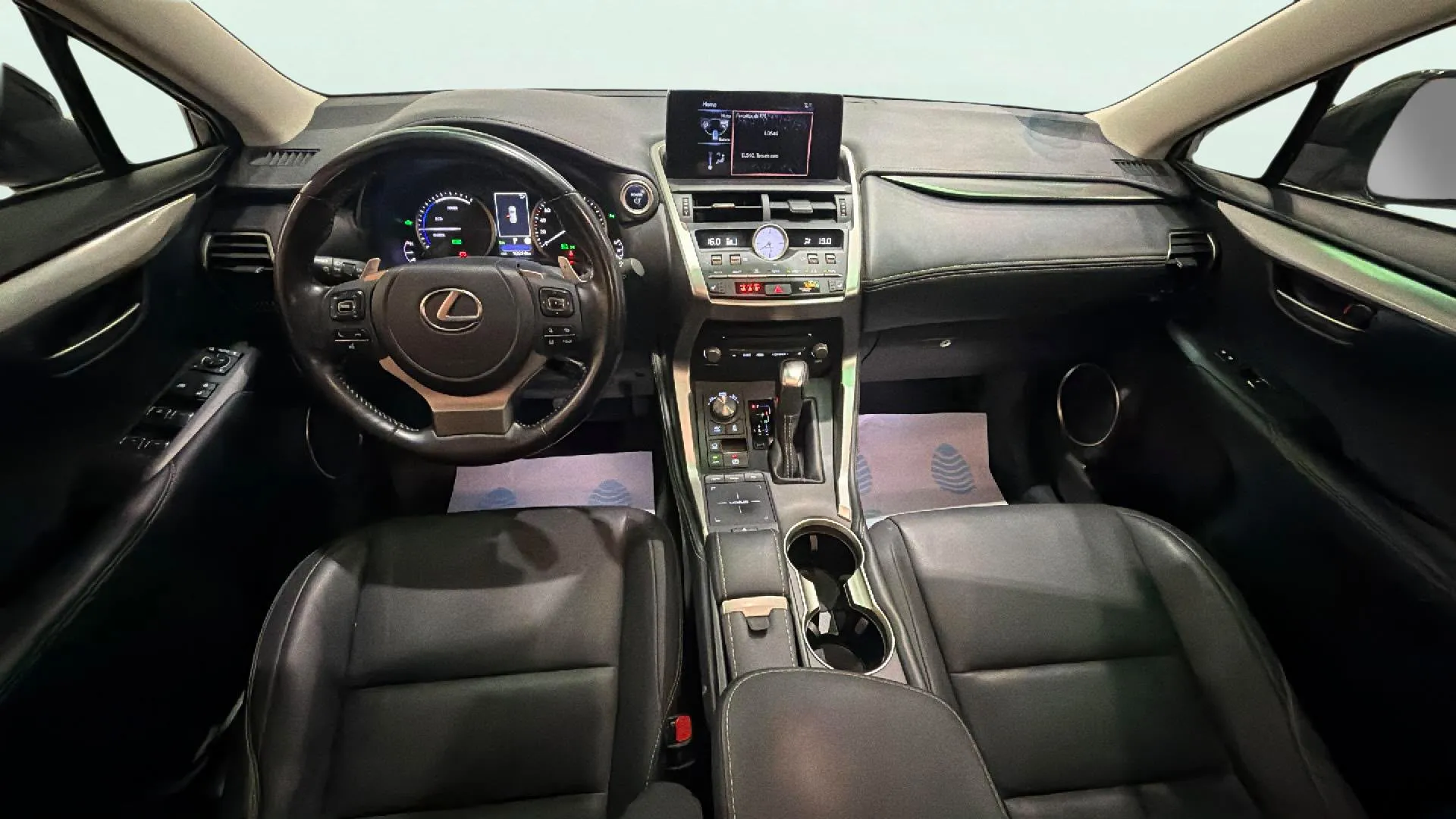 Lexus NX 2.5 300h Premium 2WD - foto 10