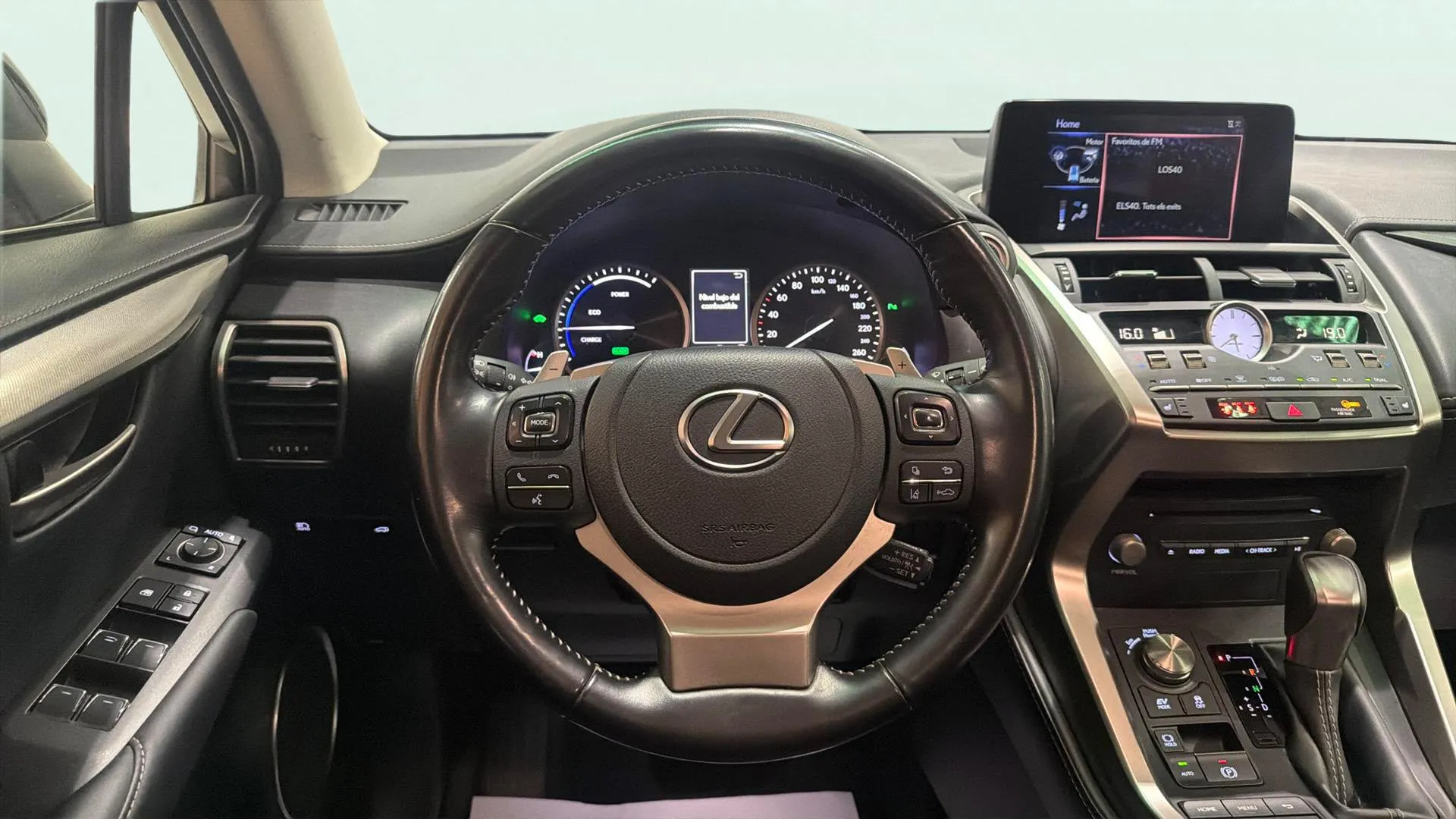 Lexus NX 2.5 300h Premium 2WD - foto 11