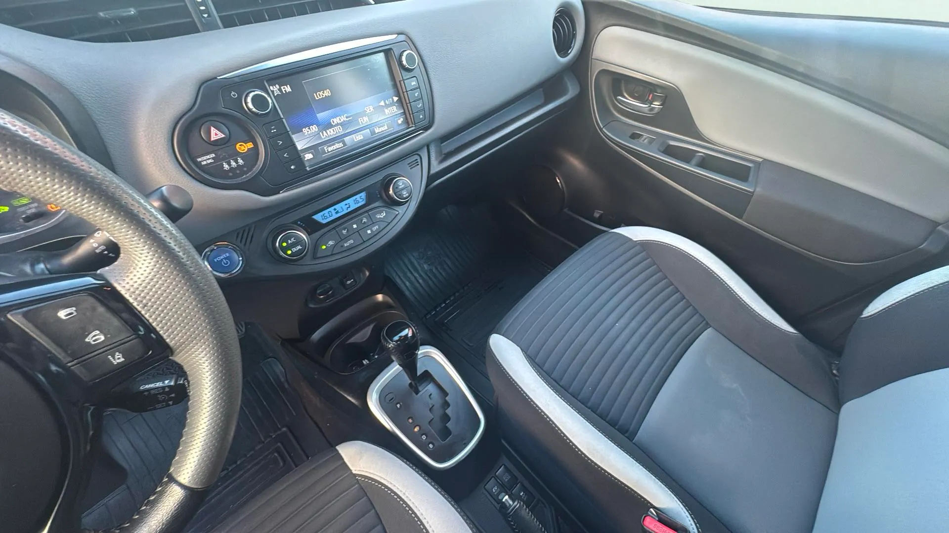 Toyota Yaris 1.5 Hybrid Feel - foto 12