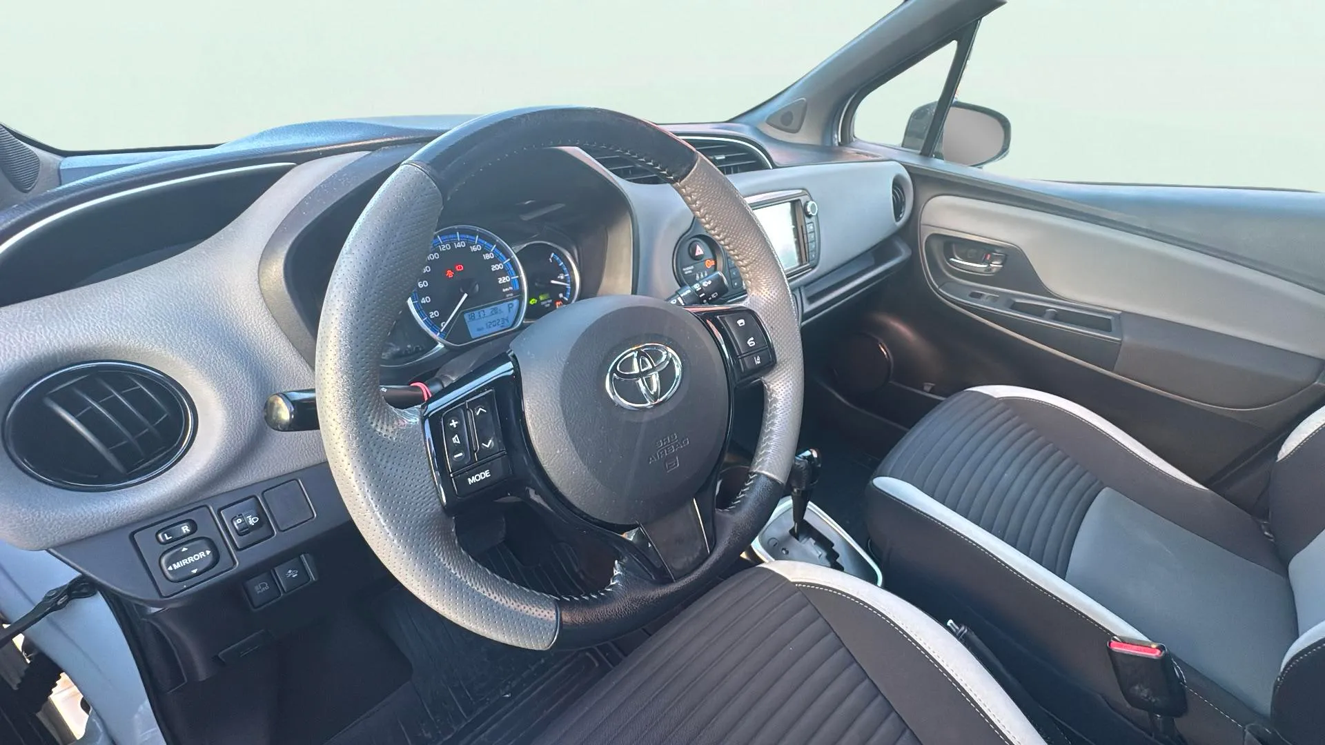 Toyota Yaris 1.5 Hybrid Feel - foto 11