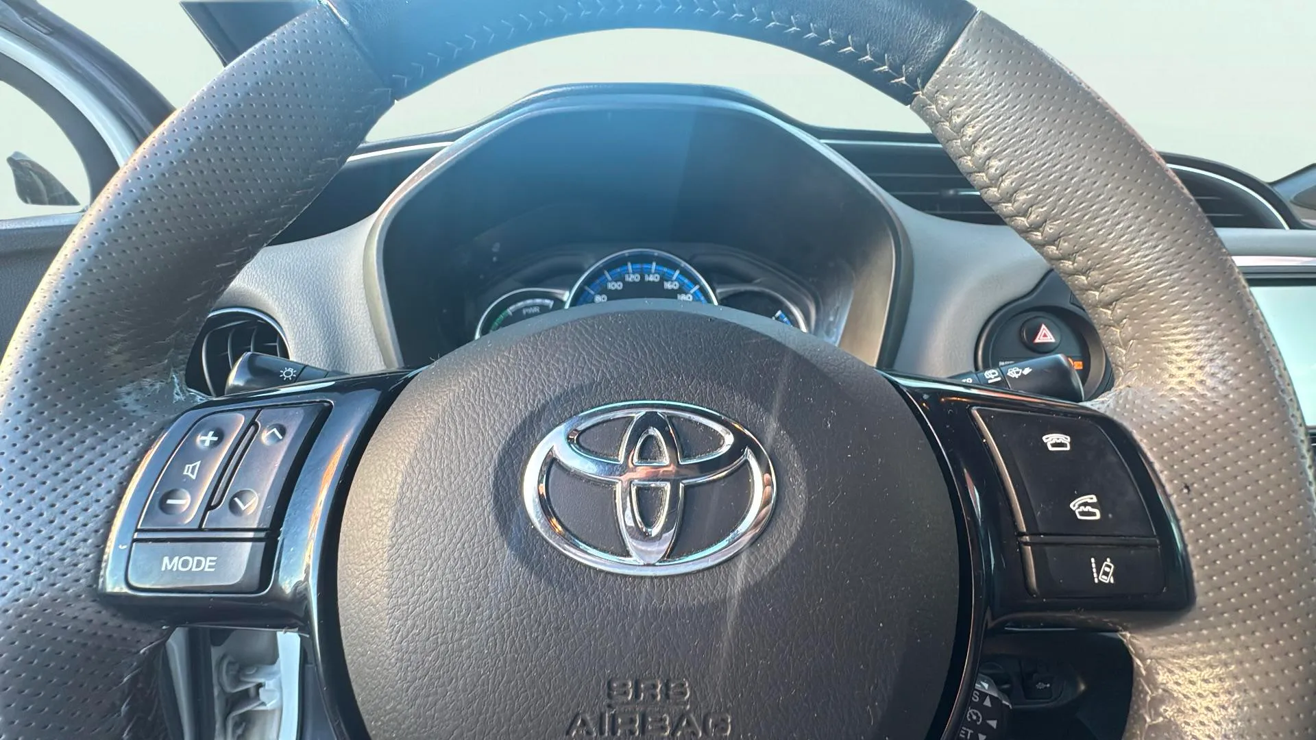 Toyota Yaris 1.5 Hybrid Feel - foto 19