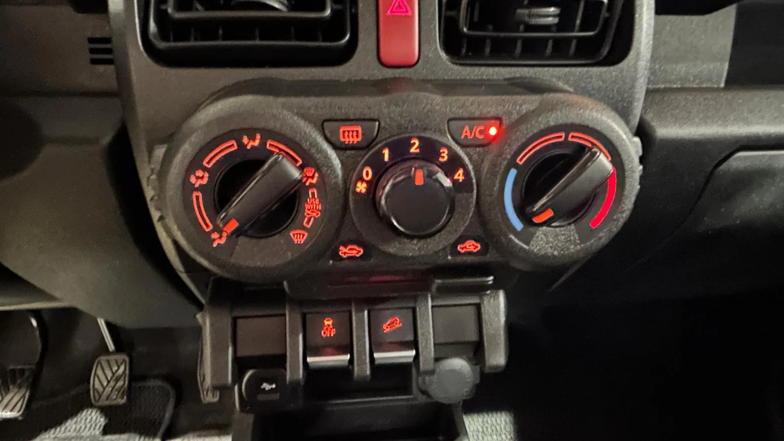 Suzuki Jimny 1.5 JLX - foto 11