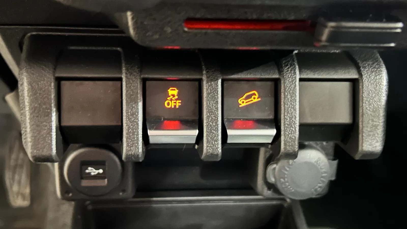 Suzuki Jimny 1.5 JLX - foto 13