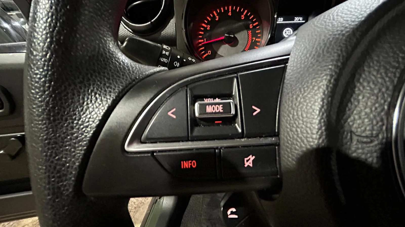 Suzuki Jimny 1.5 JLX - foto 15