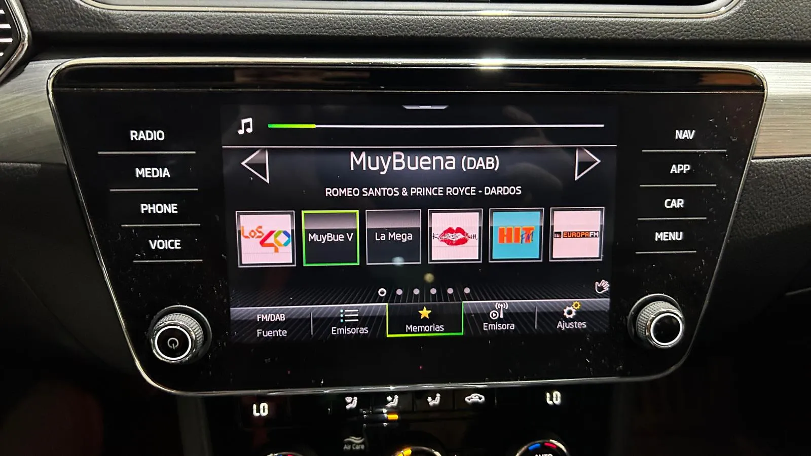 Škoda Superb 2.0 TDI DSG Ambition - foto 11