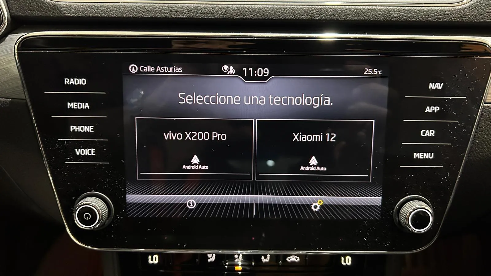 Škoda Superb 2.0 TDI DSG Ambition - foto 15