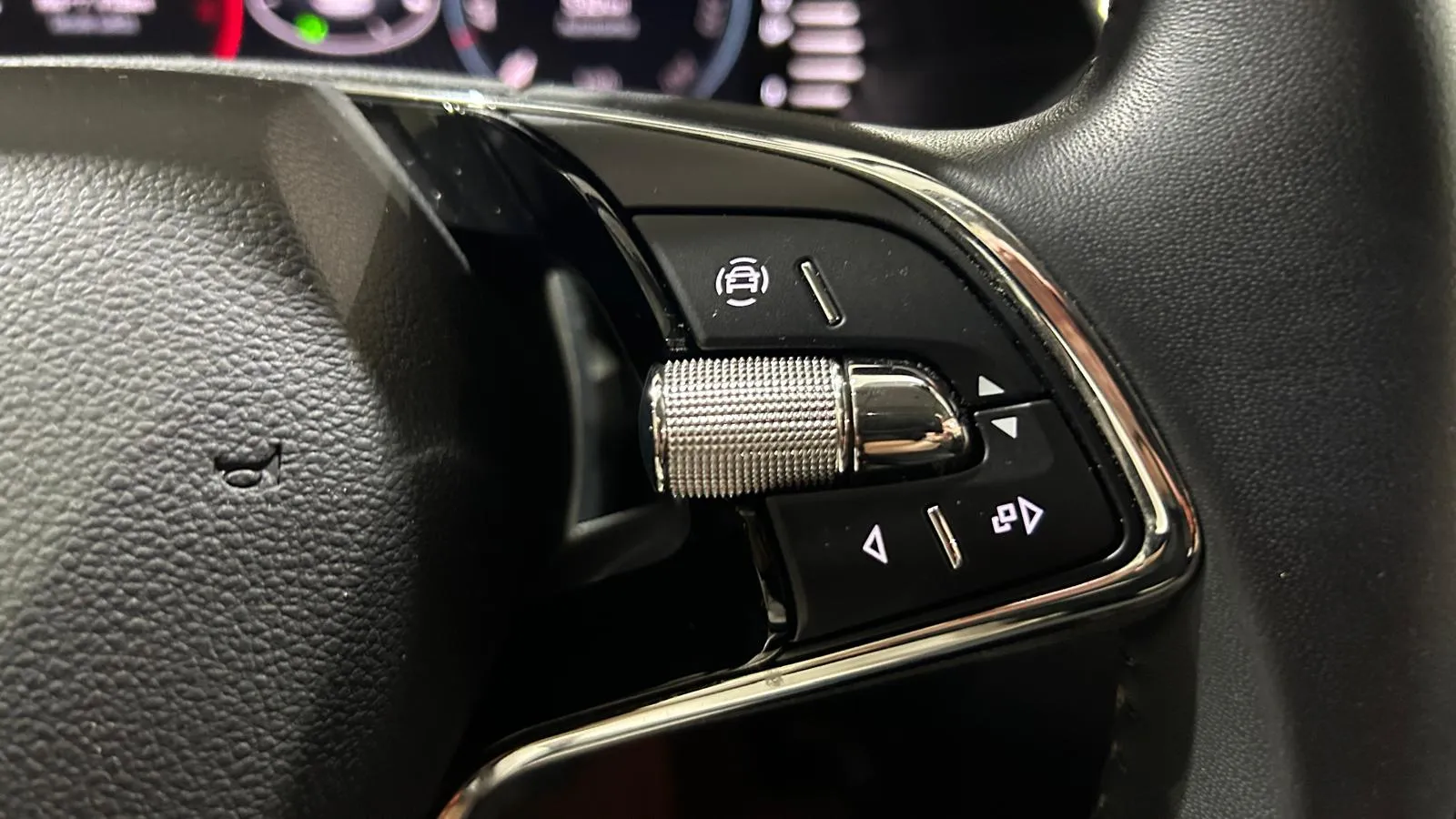 Škoda Superb 2.0 TDI DSG Ambition - foto 24