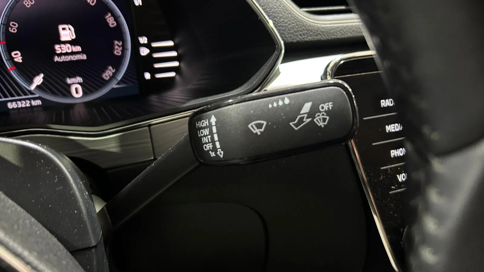 Škoda Superb 2.0 TDI DSG Ambition - foto 26