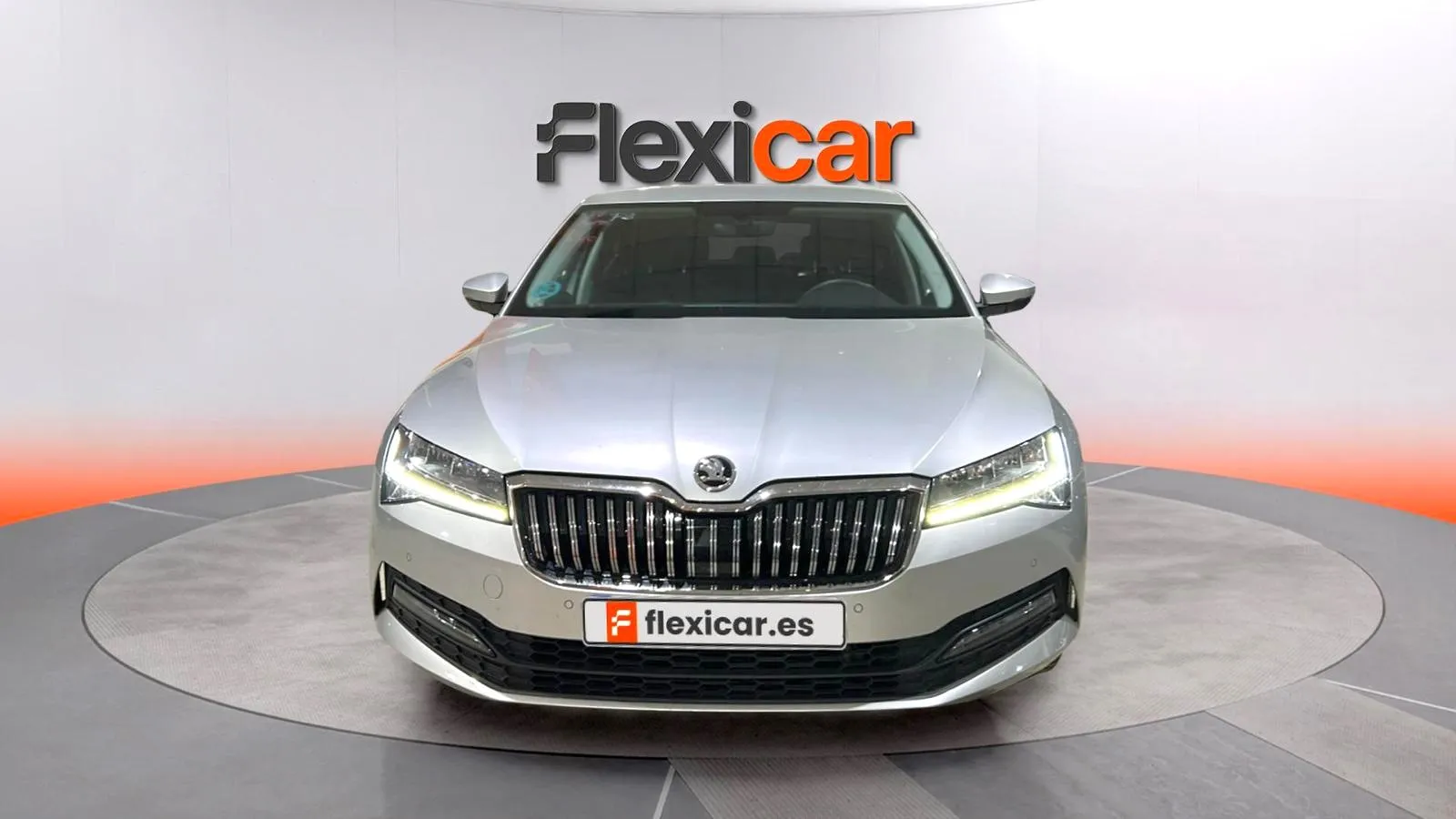 Škoda Superb 2.0 TDI DSG Ambition - foto 2