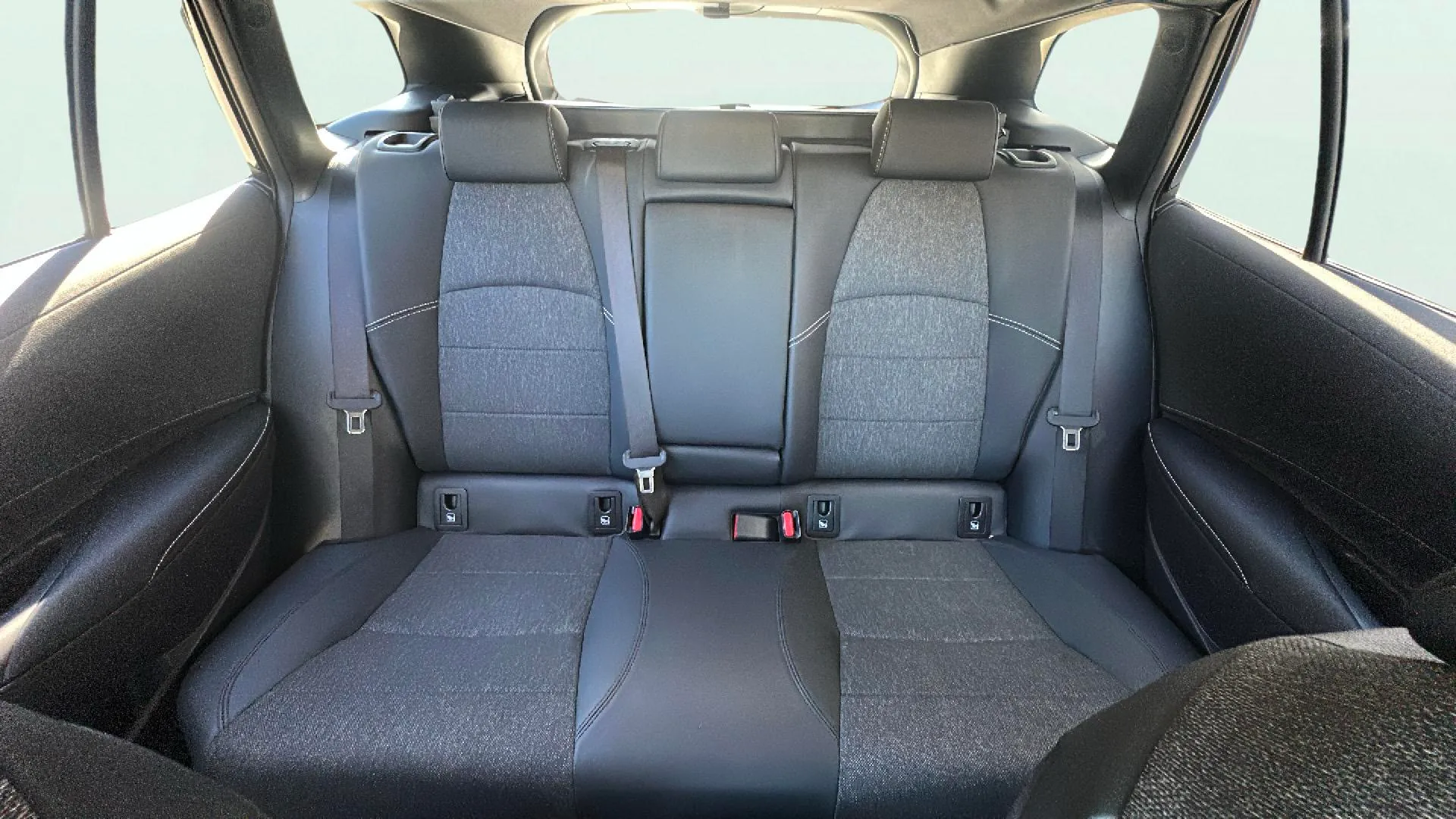 Toyota Corolla 140H Style Touring Sport - foto 15