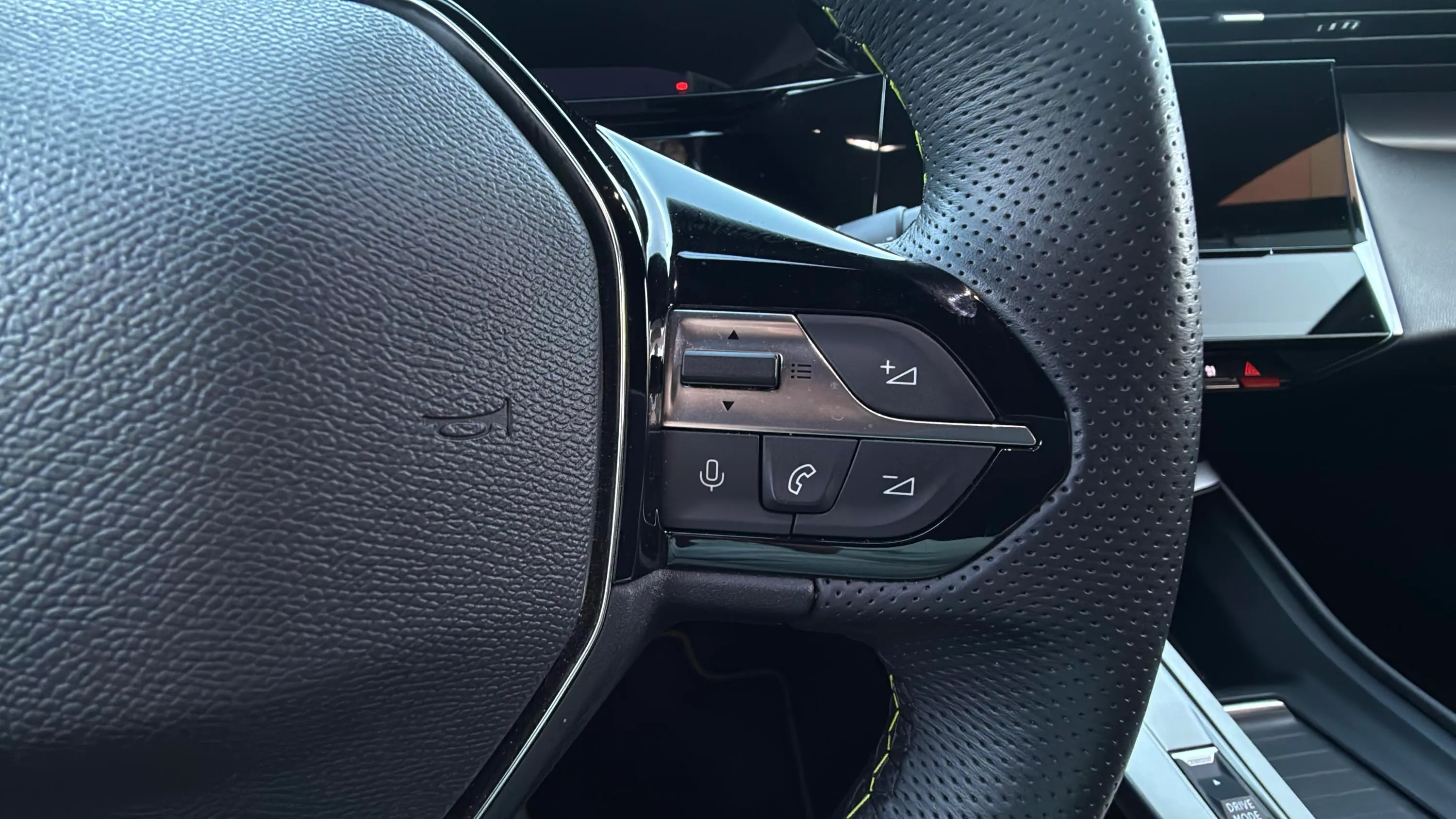 Peugeot 308 GT BlueHDi 130 EAT8 - foto 14