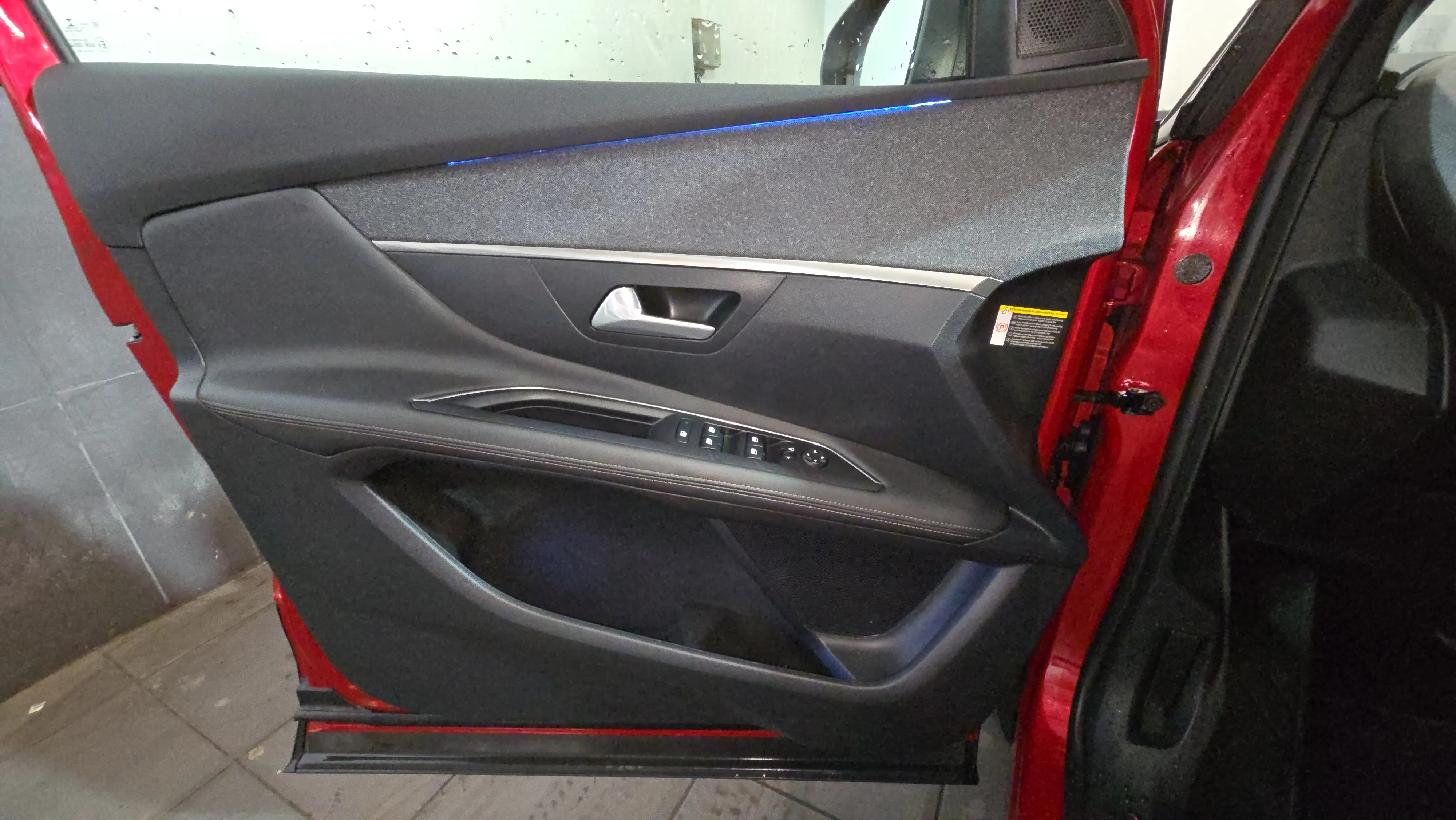 Peugeot 3008 1.2 PureTech GT Line EAT8 - foto 17