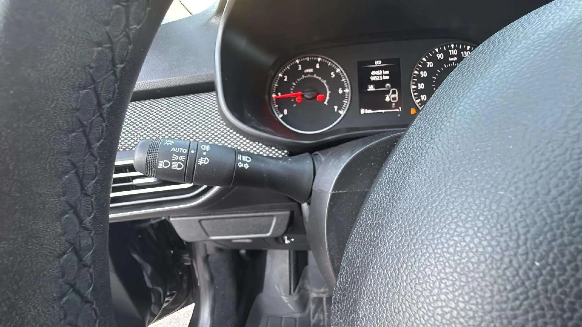 Dacia Sandero Essential TCe - foto 22
