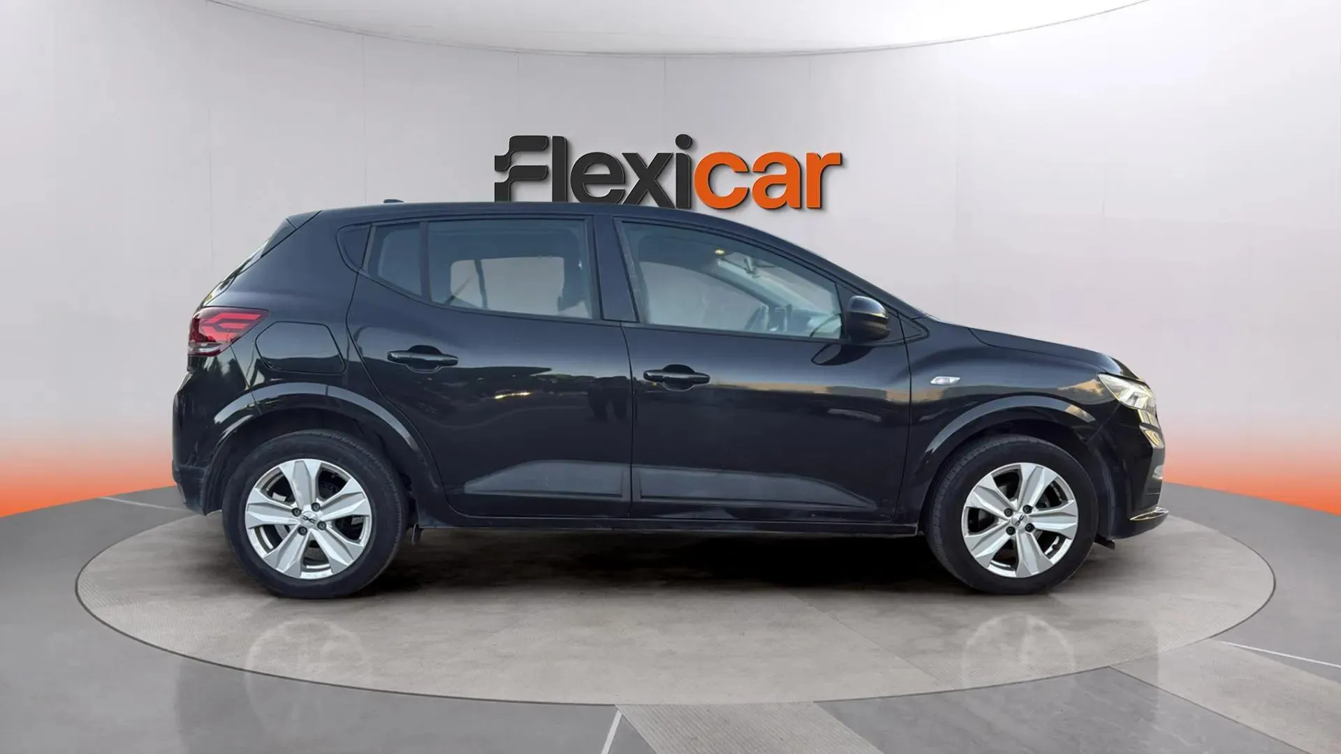 Dacia Sandero Essential TCe - foto 8